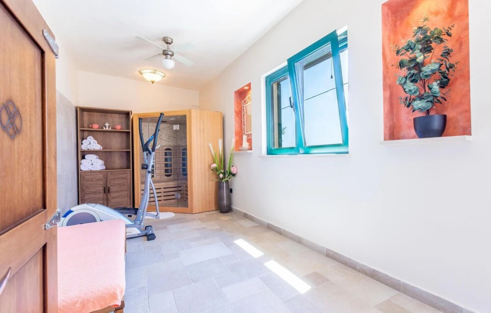 Beautiful Home in Mimice With Wifi and 3 Bedrooms