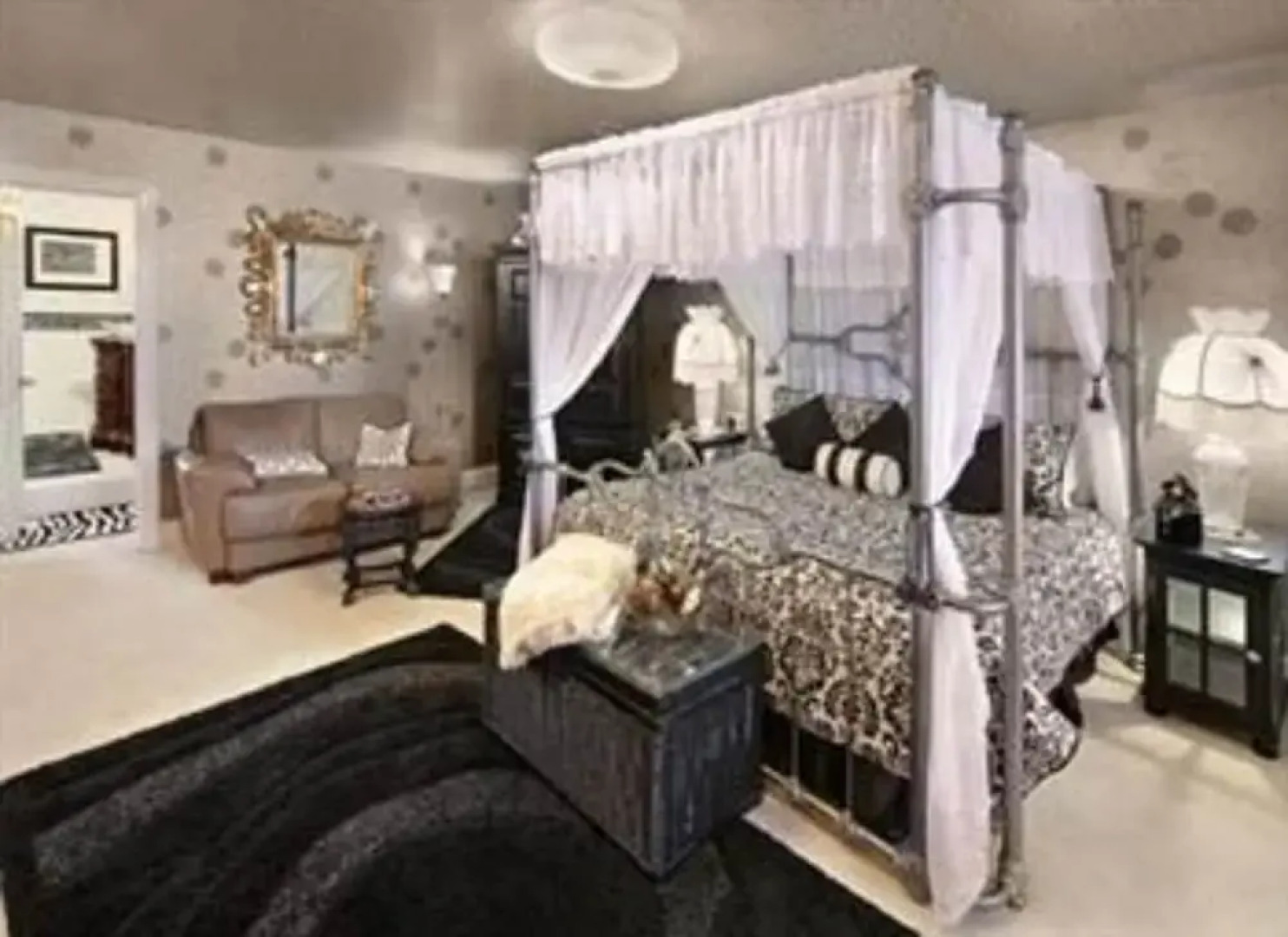 Matthews Manor Bed and Breakfast