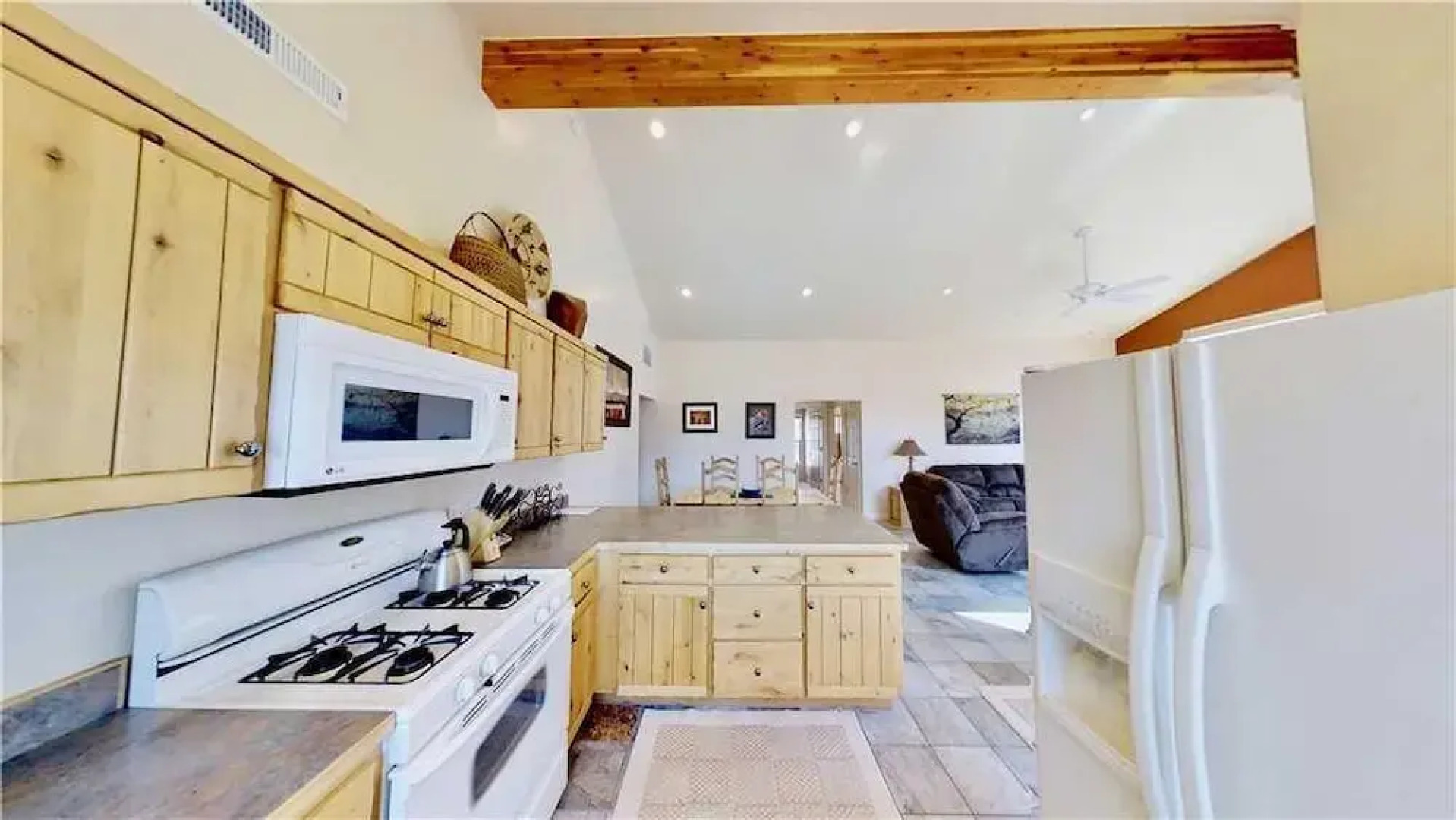 Grey Pearl Q3 by RedAwning