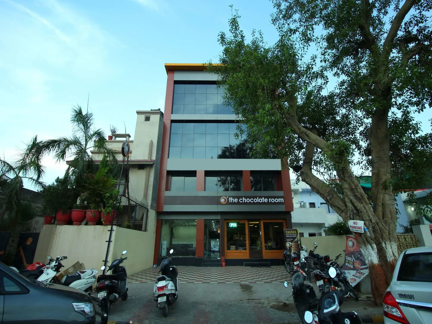 OYO 8993 Hotel Maher Inn