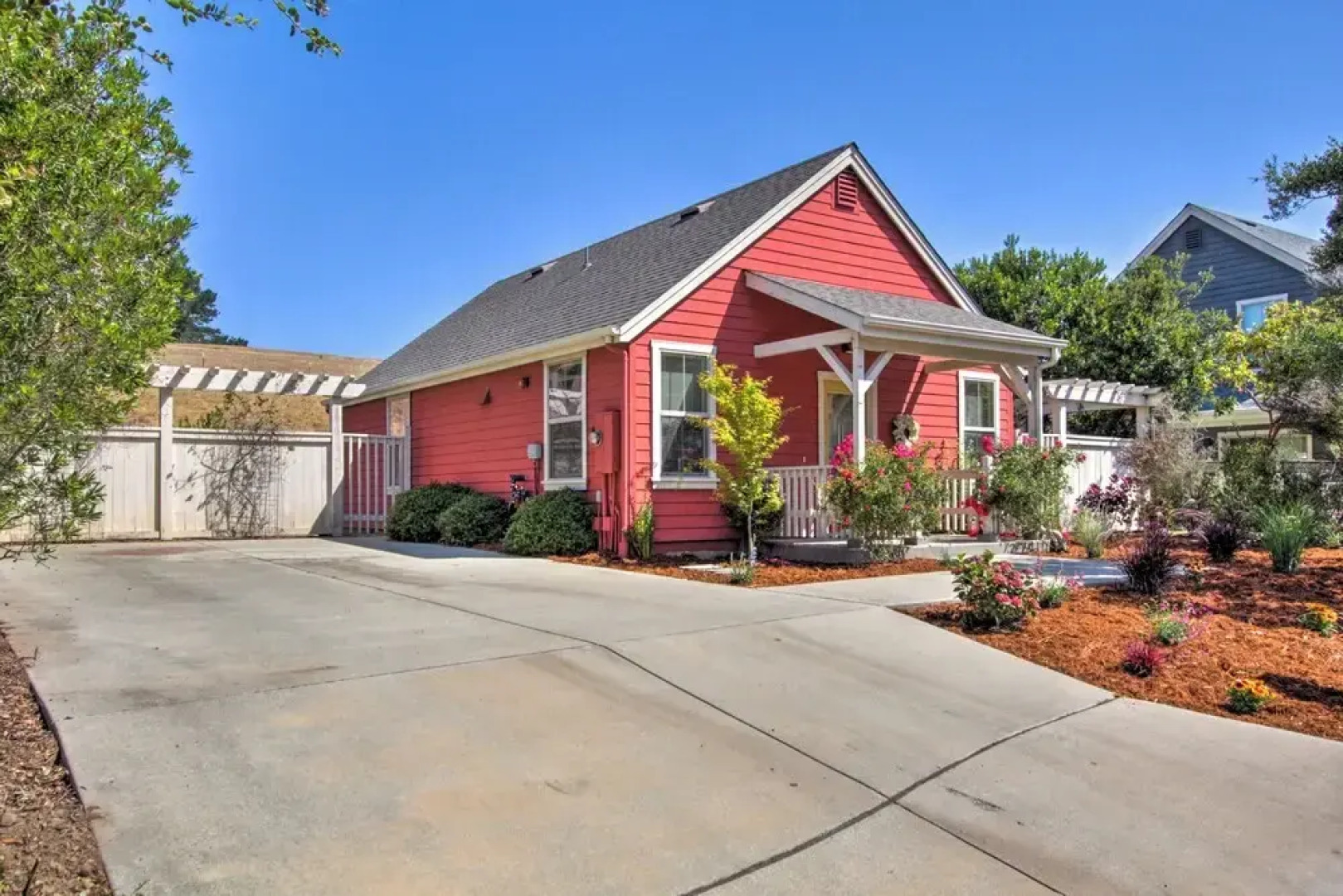 Serene Bungalow-style Home in Point Reyes Station!
