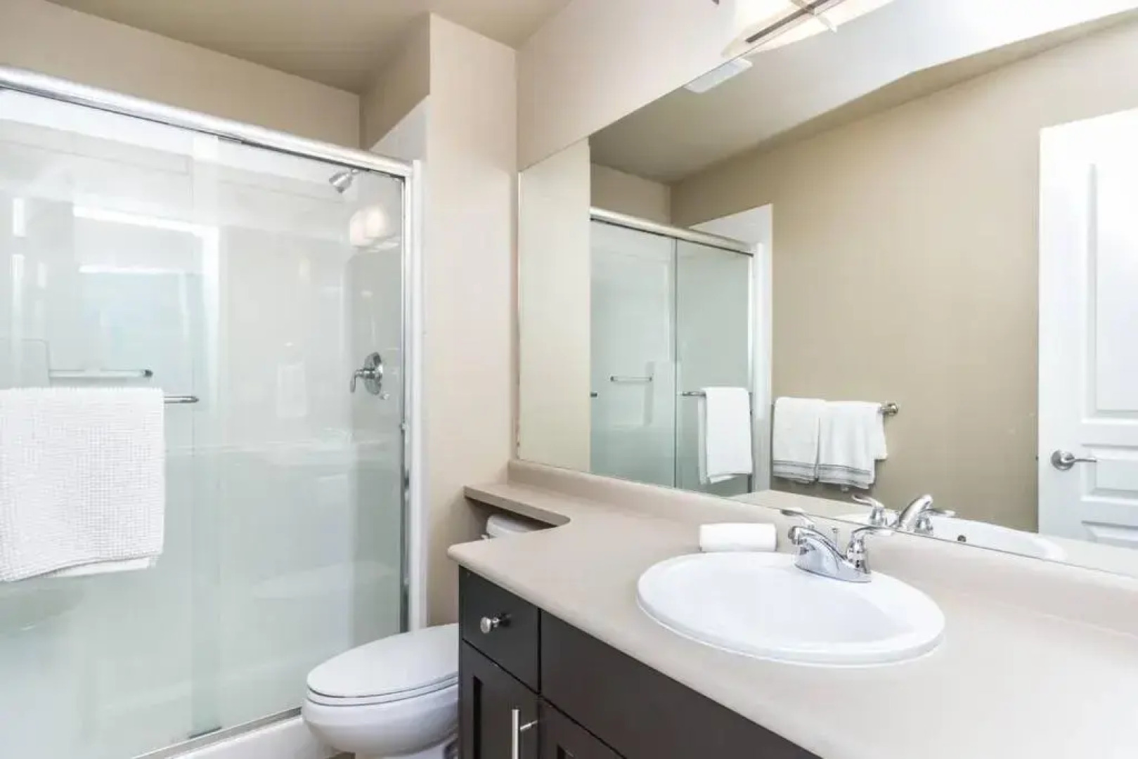 Waterscapes Resort by Discover Kelowna Resort Accommodations