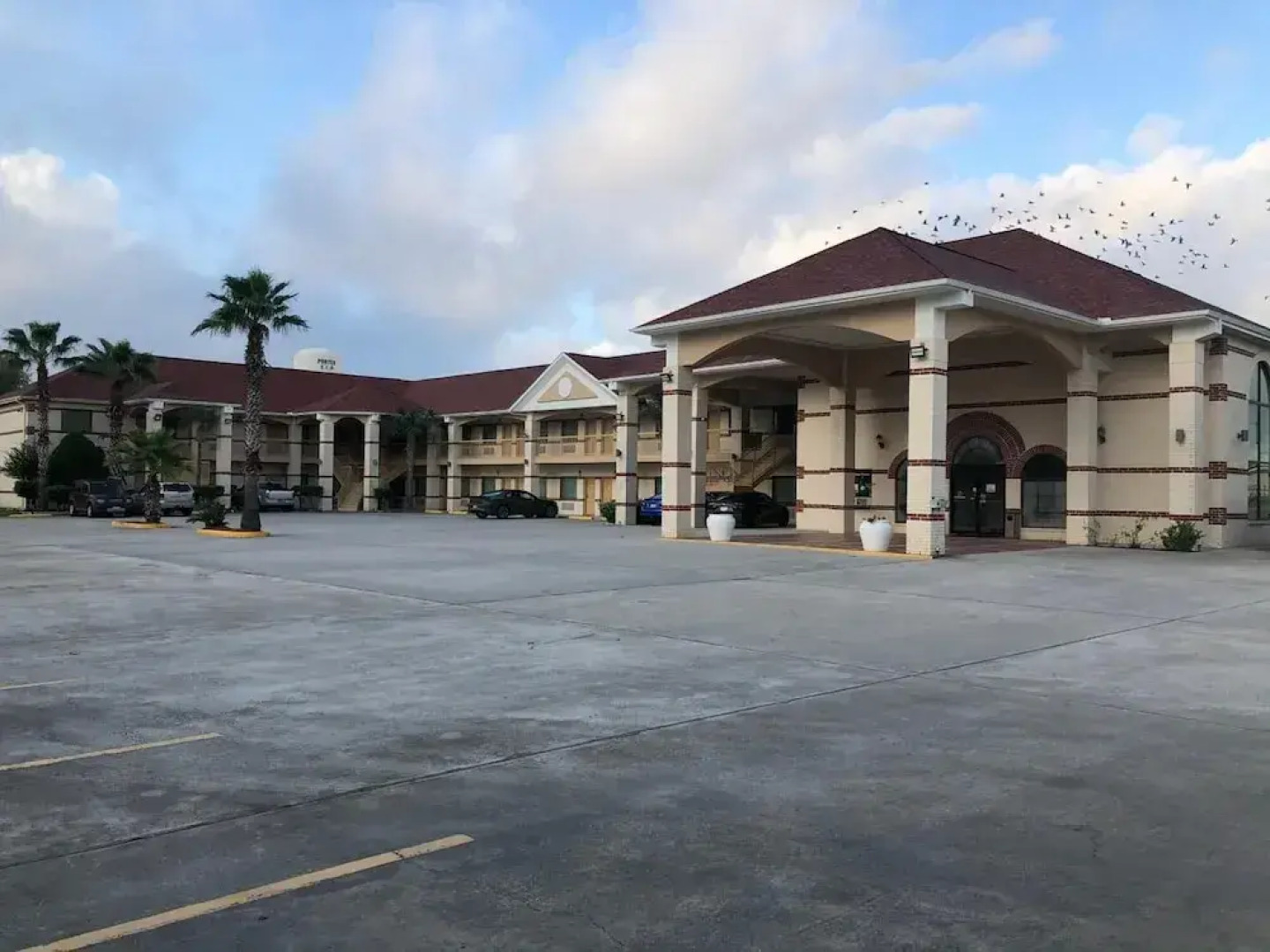 Executive Inn And Suites