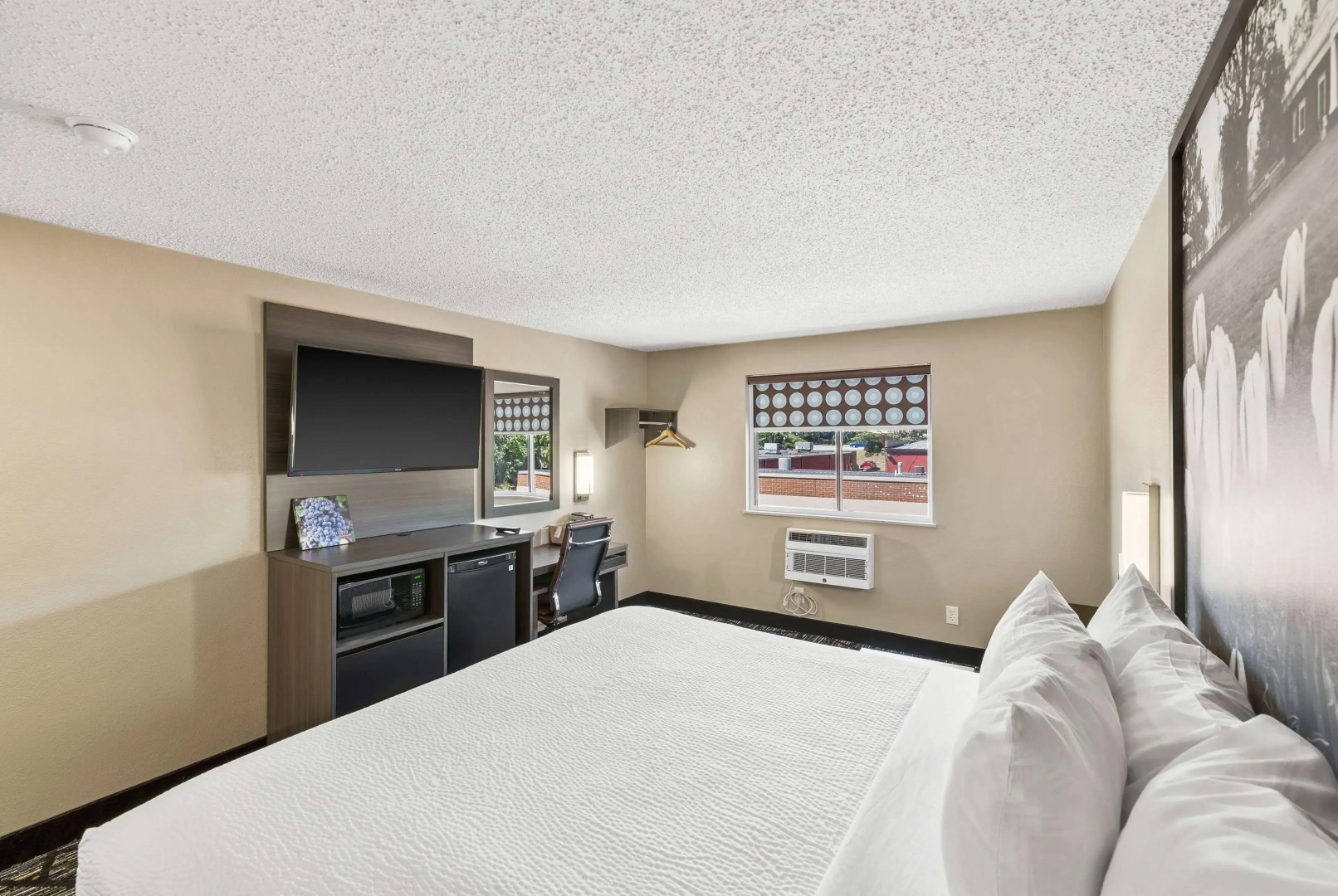 Super 8 by Wyndham Charlottesville