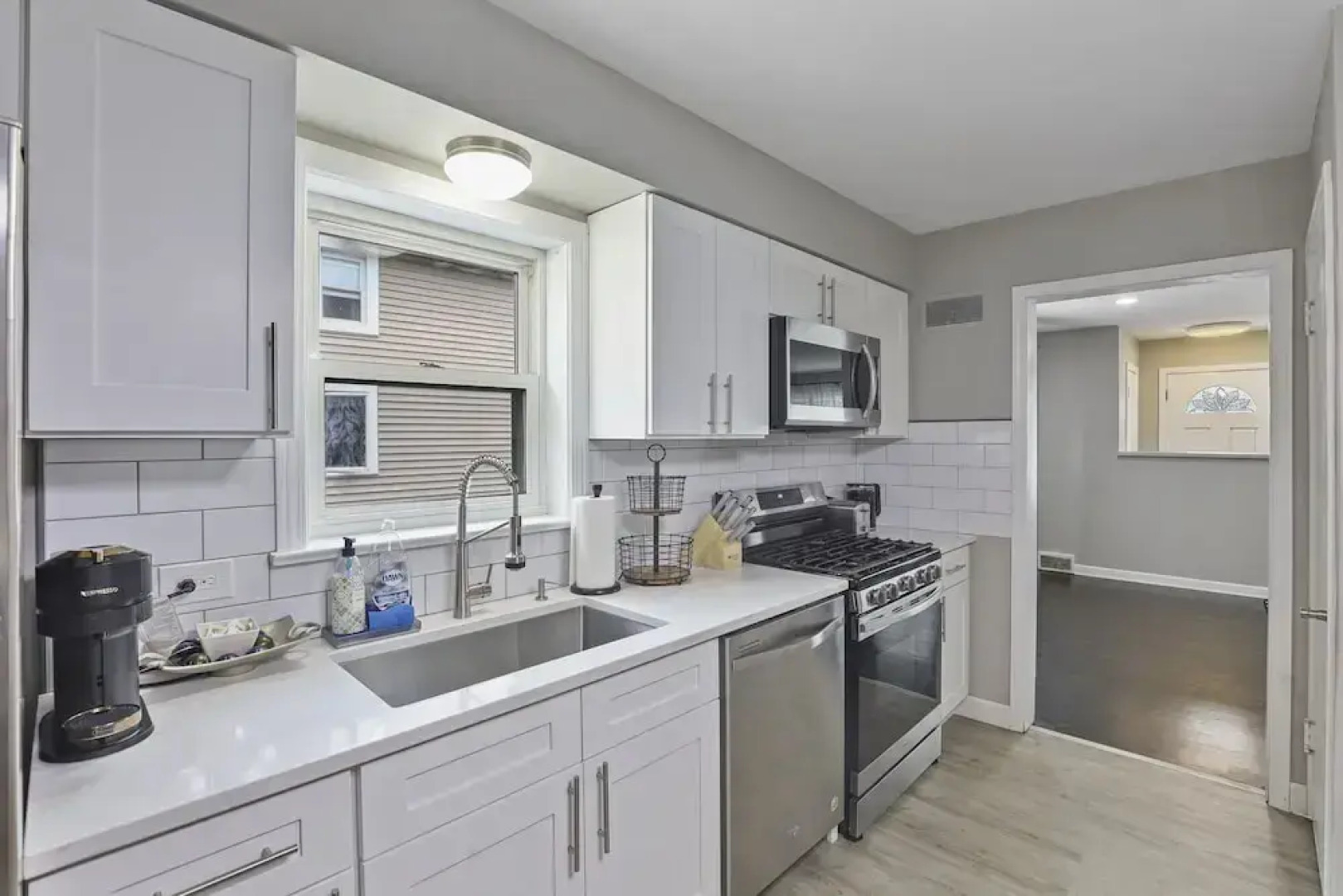 Charming Retreat In The Heart Of Des Plaines 3 Bedroom Residence by RedAwning