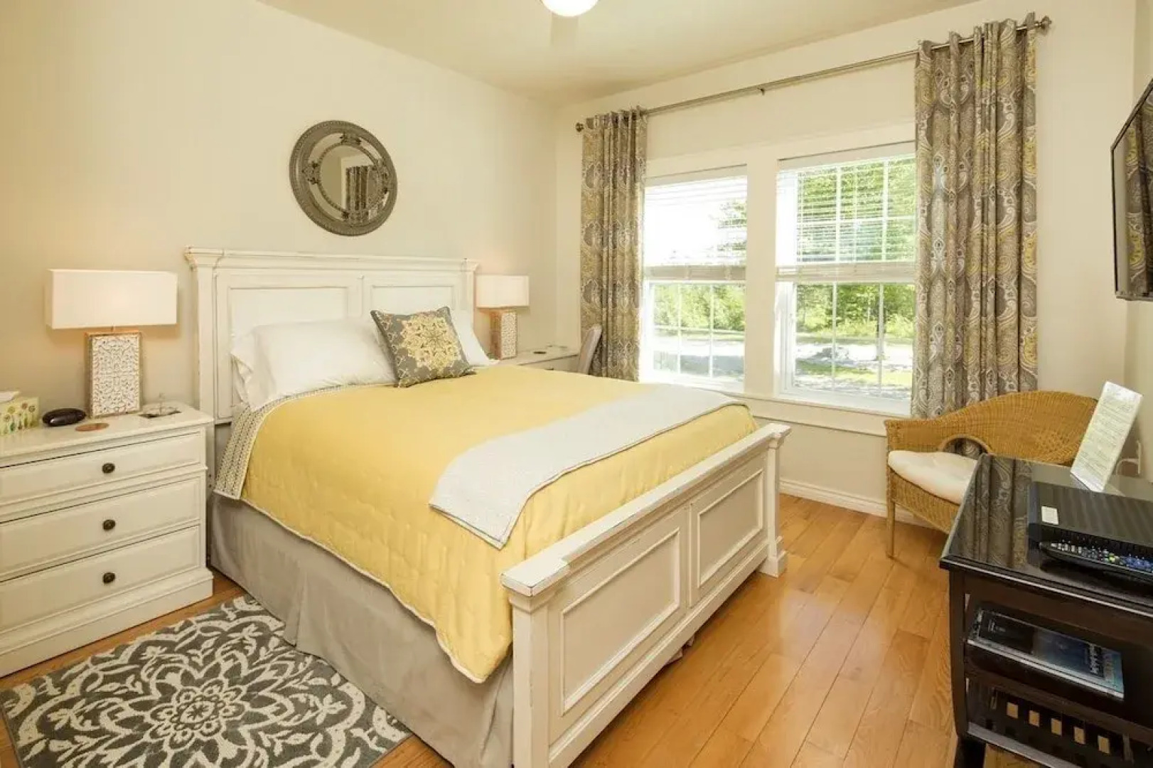 The Lake House Bed & Breakfast