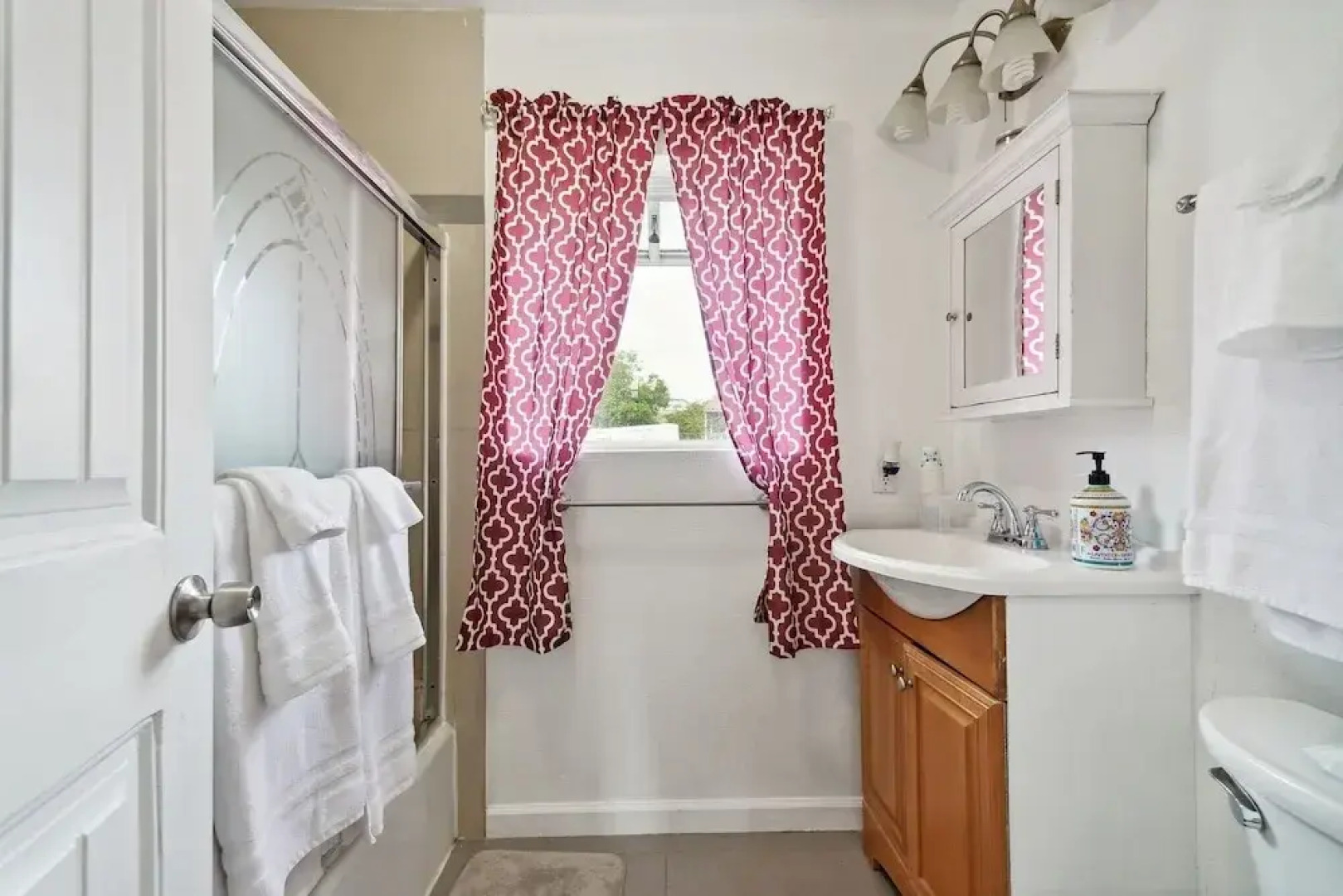 Paradise On Earth 3 Bedroom Residence by RedAwning