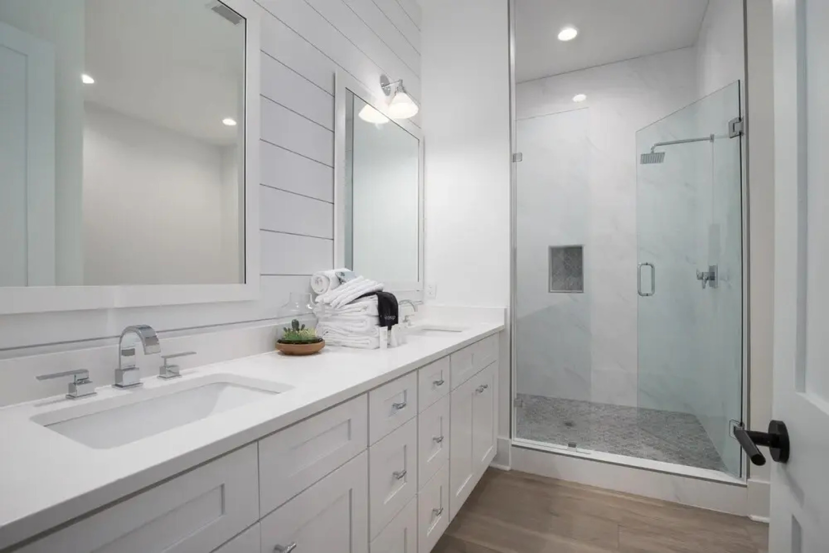 Mockingbird by Avantstay Modern Design Minutes From the Beach