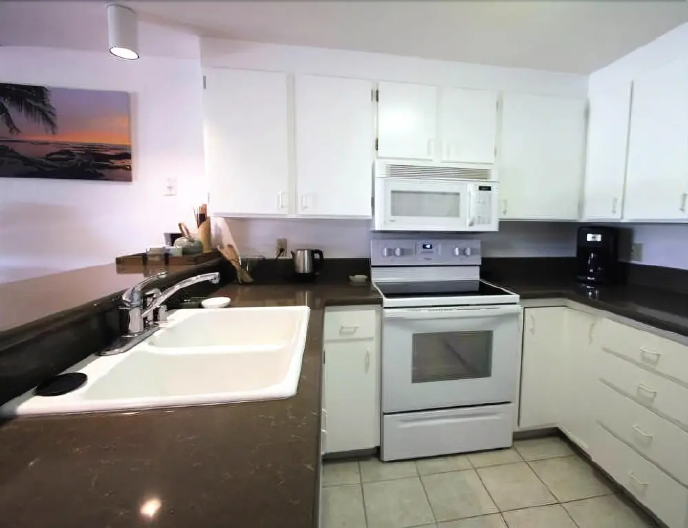 Condo With Great Sunsets and Golf Course Views