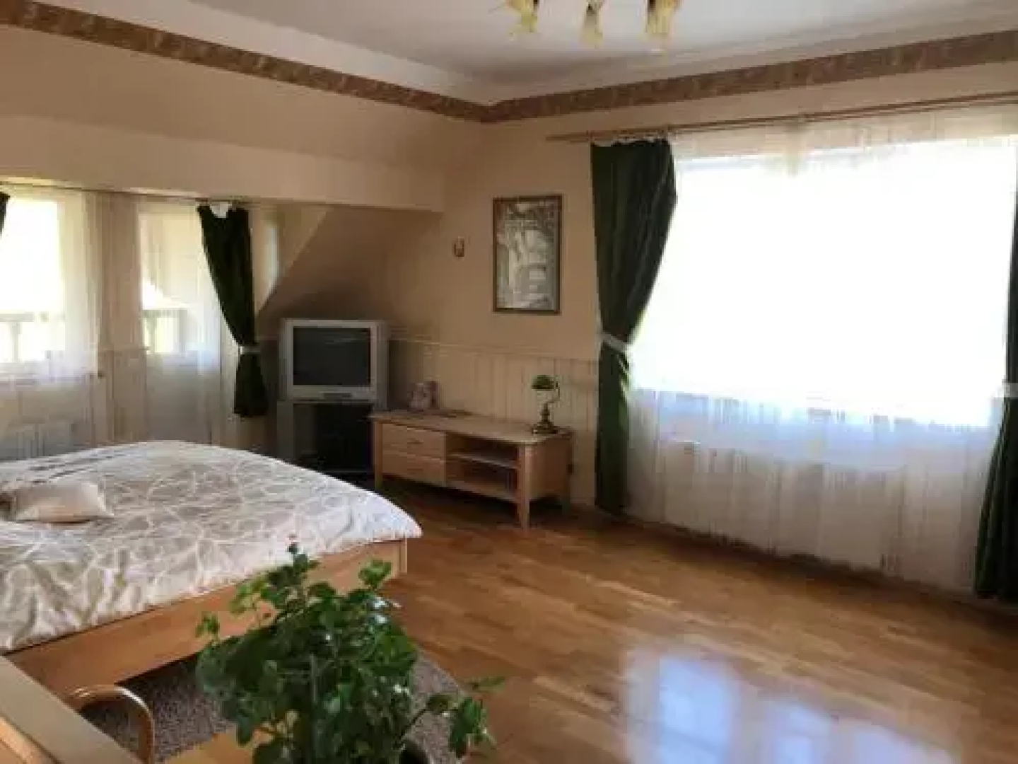 Family House Apartments