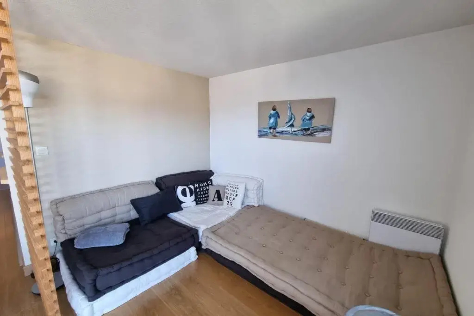 Bright 75 M With Balcony View On The Port