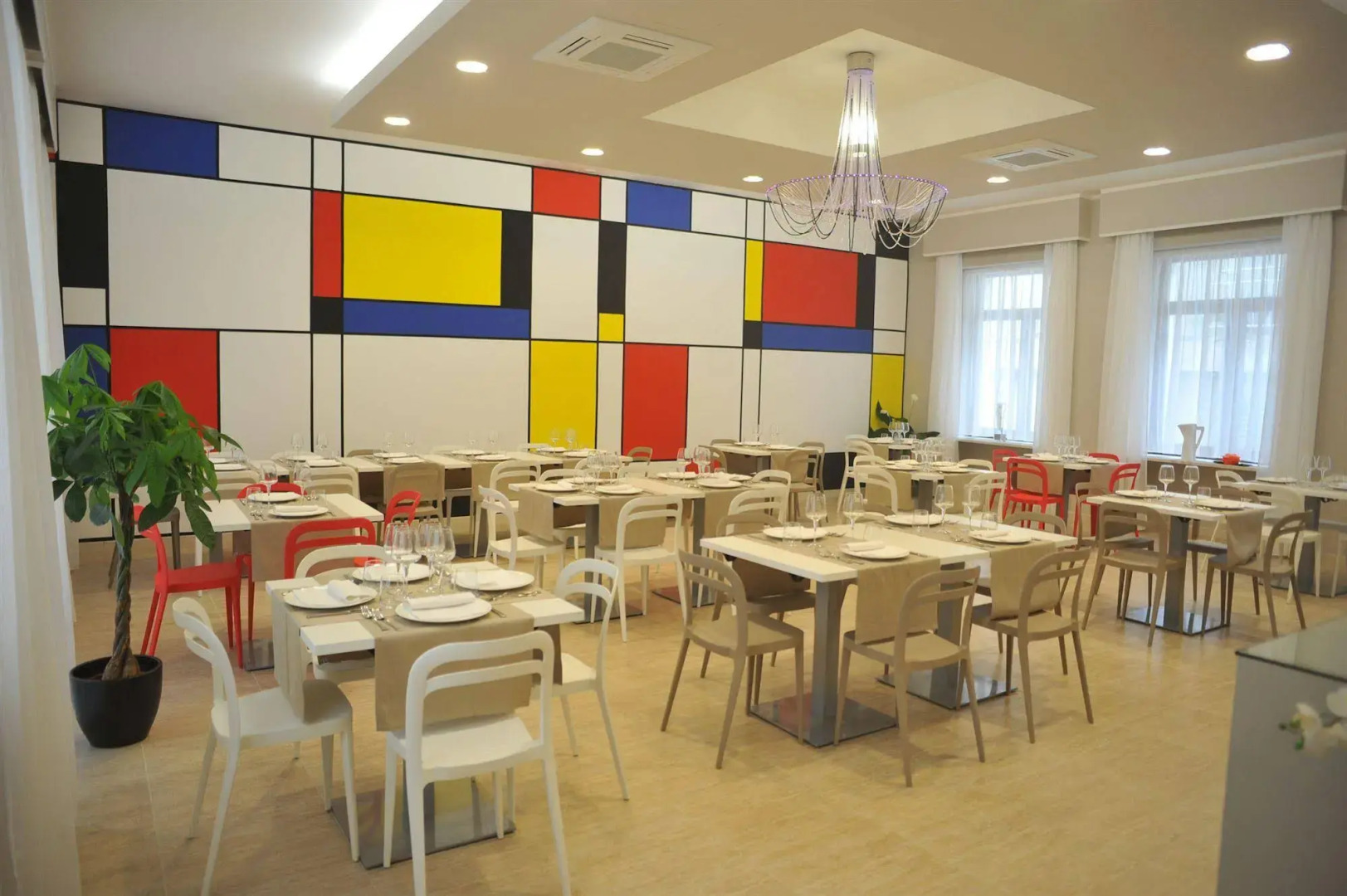 GG8 Hotel & Suite SPA