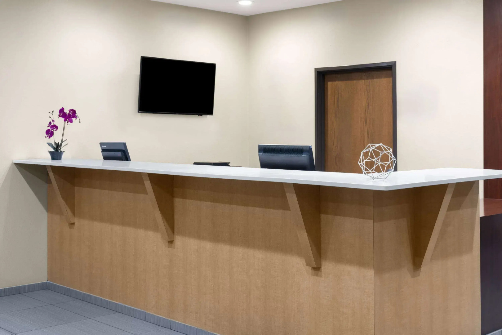 Super 8 by Wyndham St. Clairsville OH/Wheeling WV Area