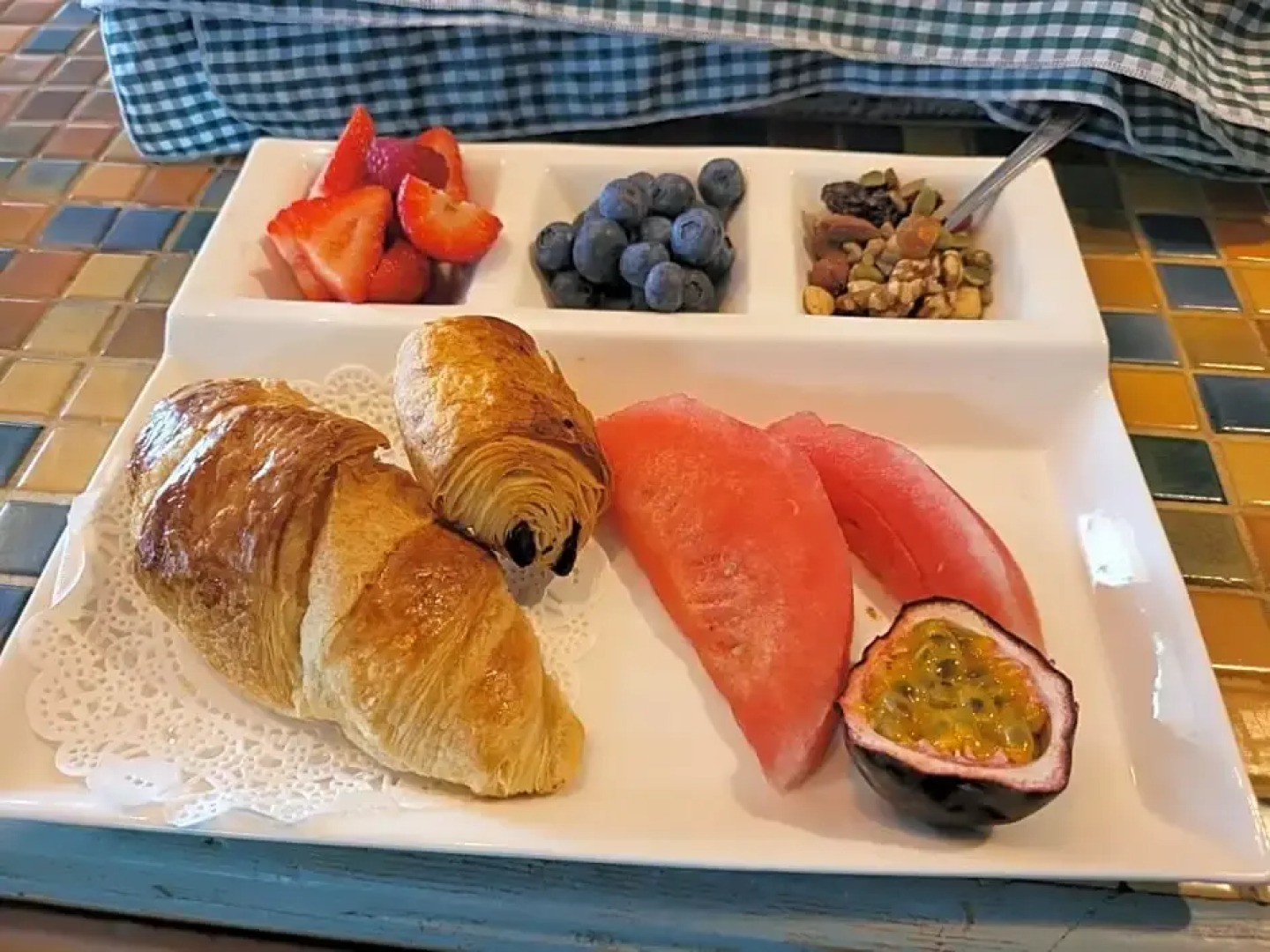 Hideaway Escapes, Farmhouse B&B, Ideal family stay or Romantic break, Friendly animals on our smallholding in a beautiful countr