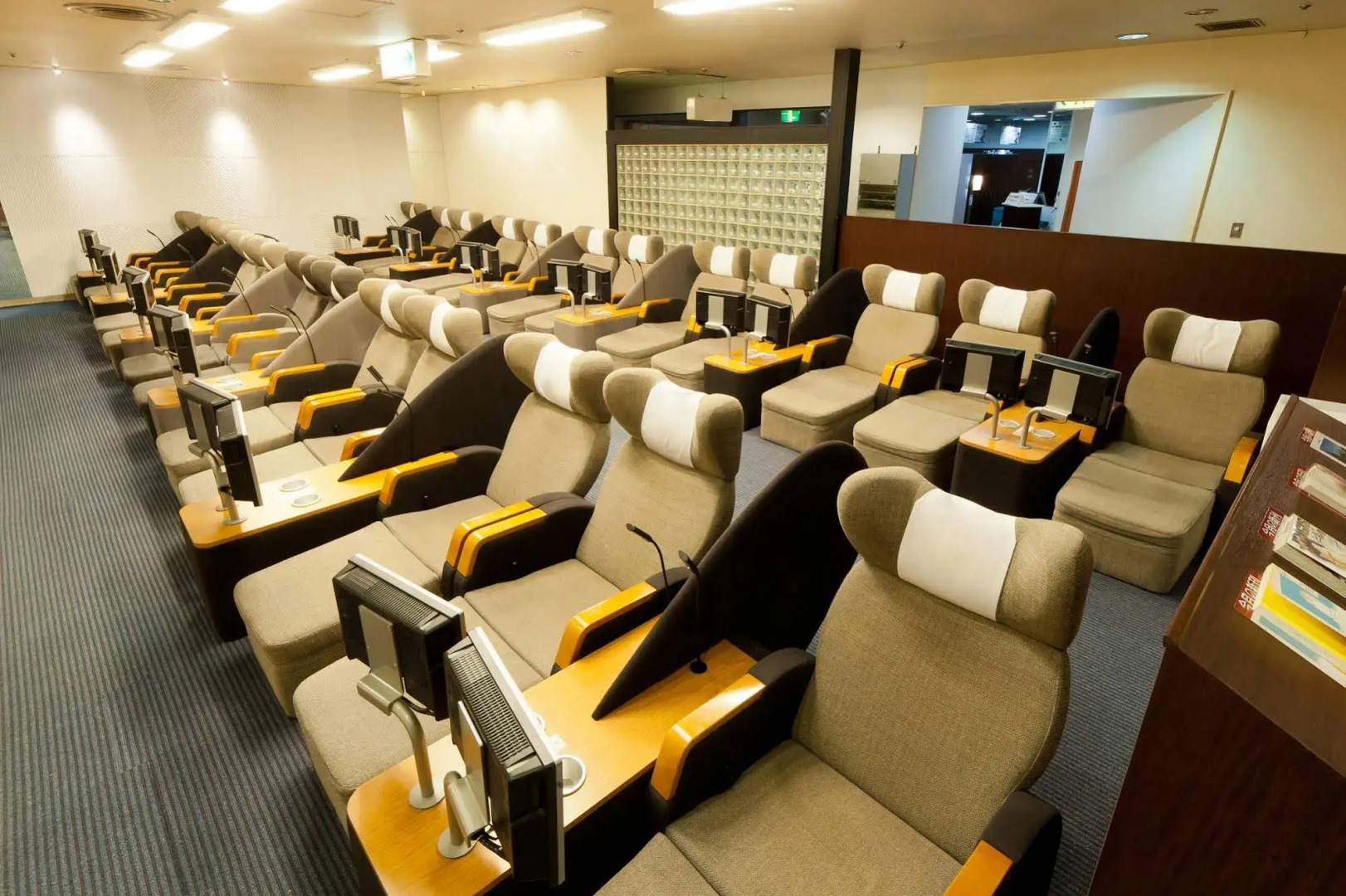 Wellbe Meieki - Caters to Men