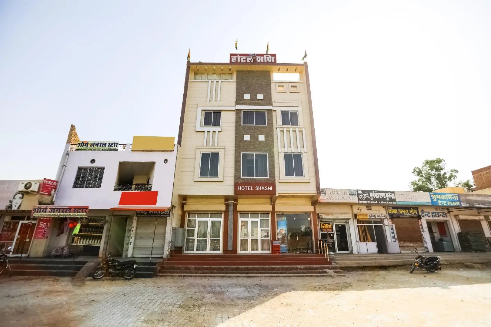 OYO 40880 Hotel Shashi