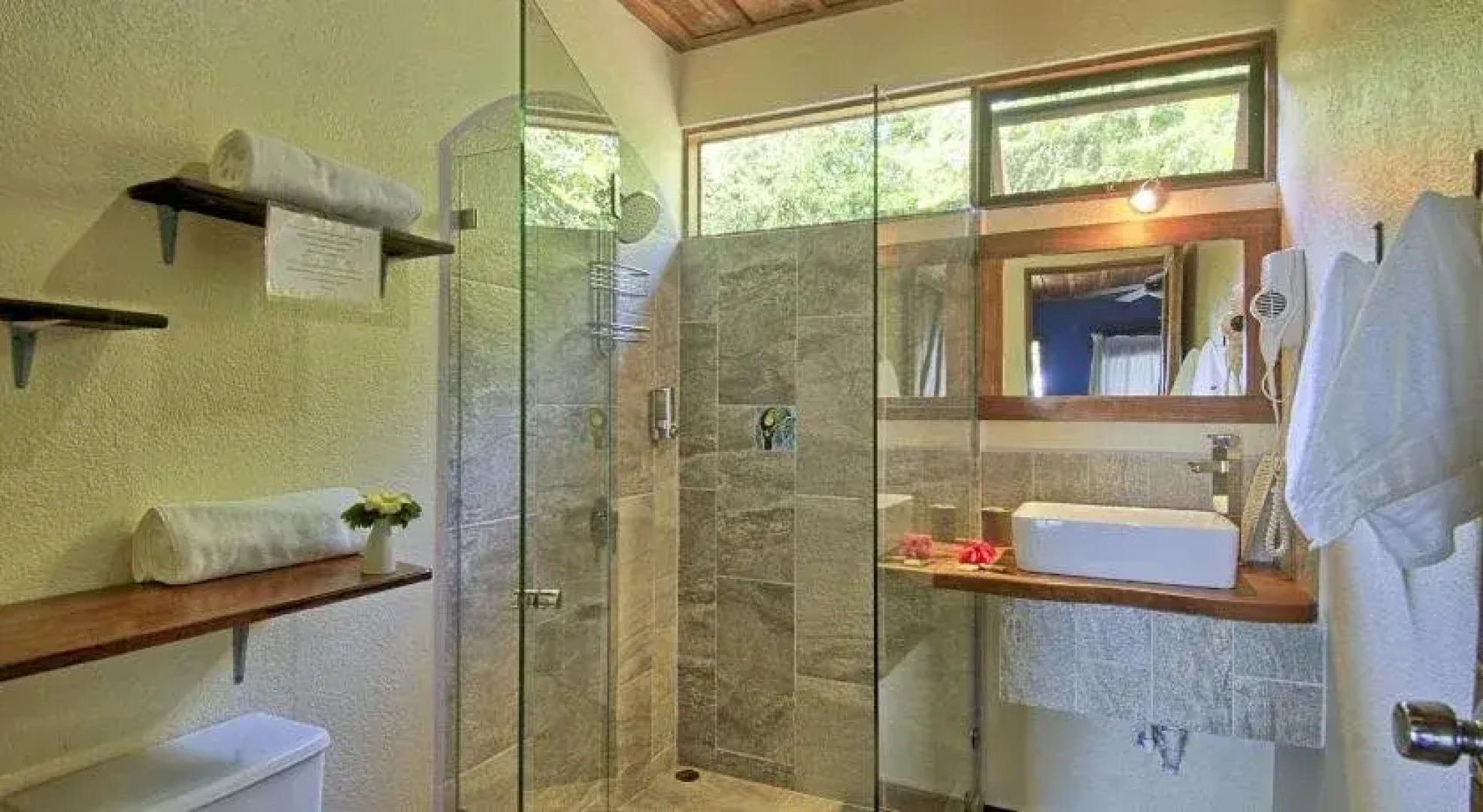 Mystica Lodge And Retreat