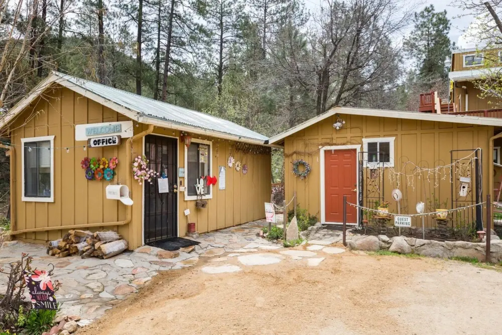 Crown King Cabins Suites and Bunkhouse