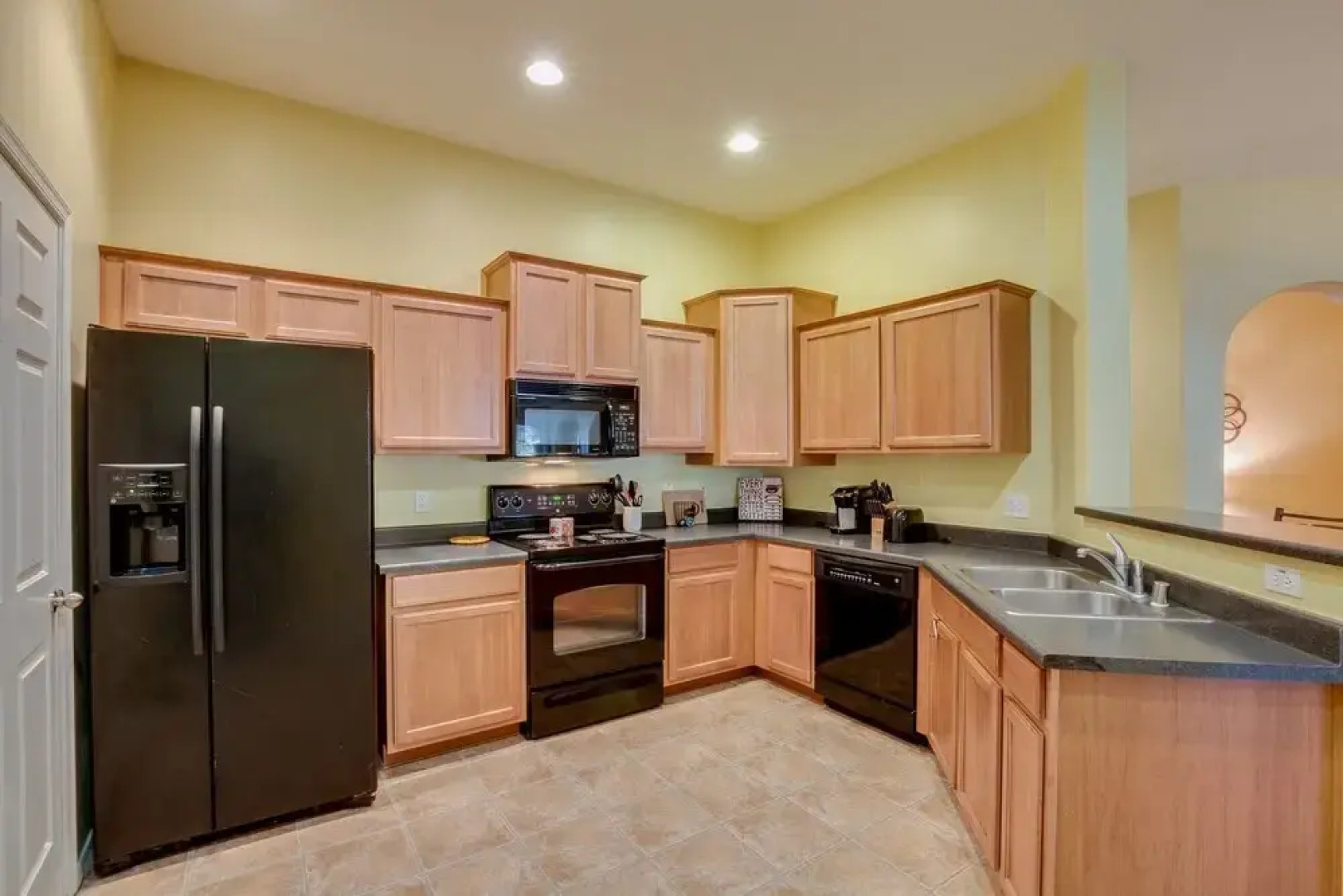 Ground Floor Condo Steps Away From Pool & Spa!! 2 Bedroom Condo by RedAwning