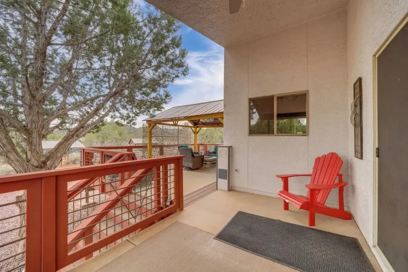 Deck & Indoor Pickleball Court: West Sedona Home!