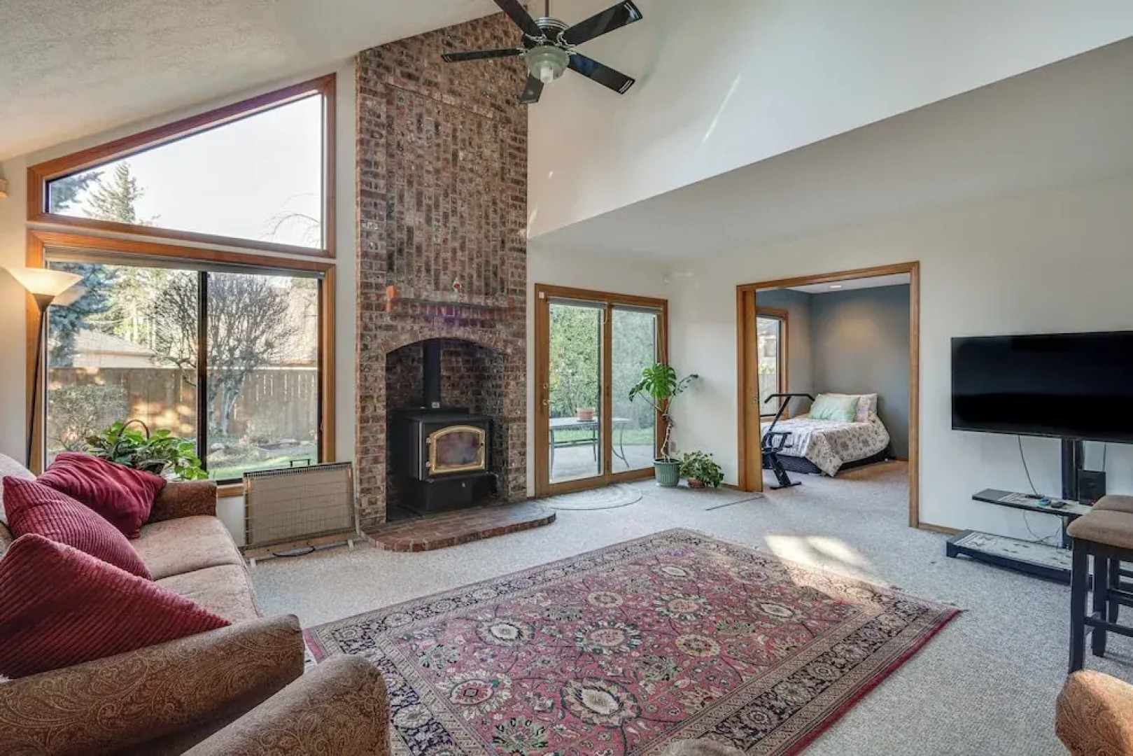 Lovely Portland Home ~ 10 Mi to Downtown!