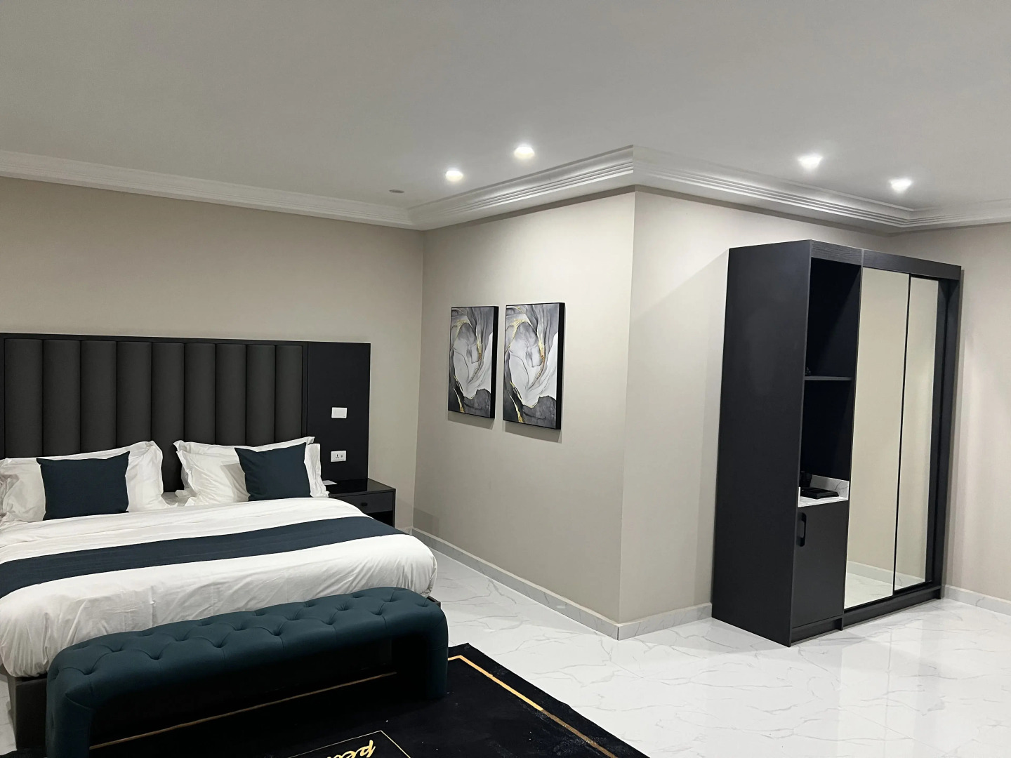 Lifestyle luxury hotel & Residence