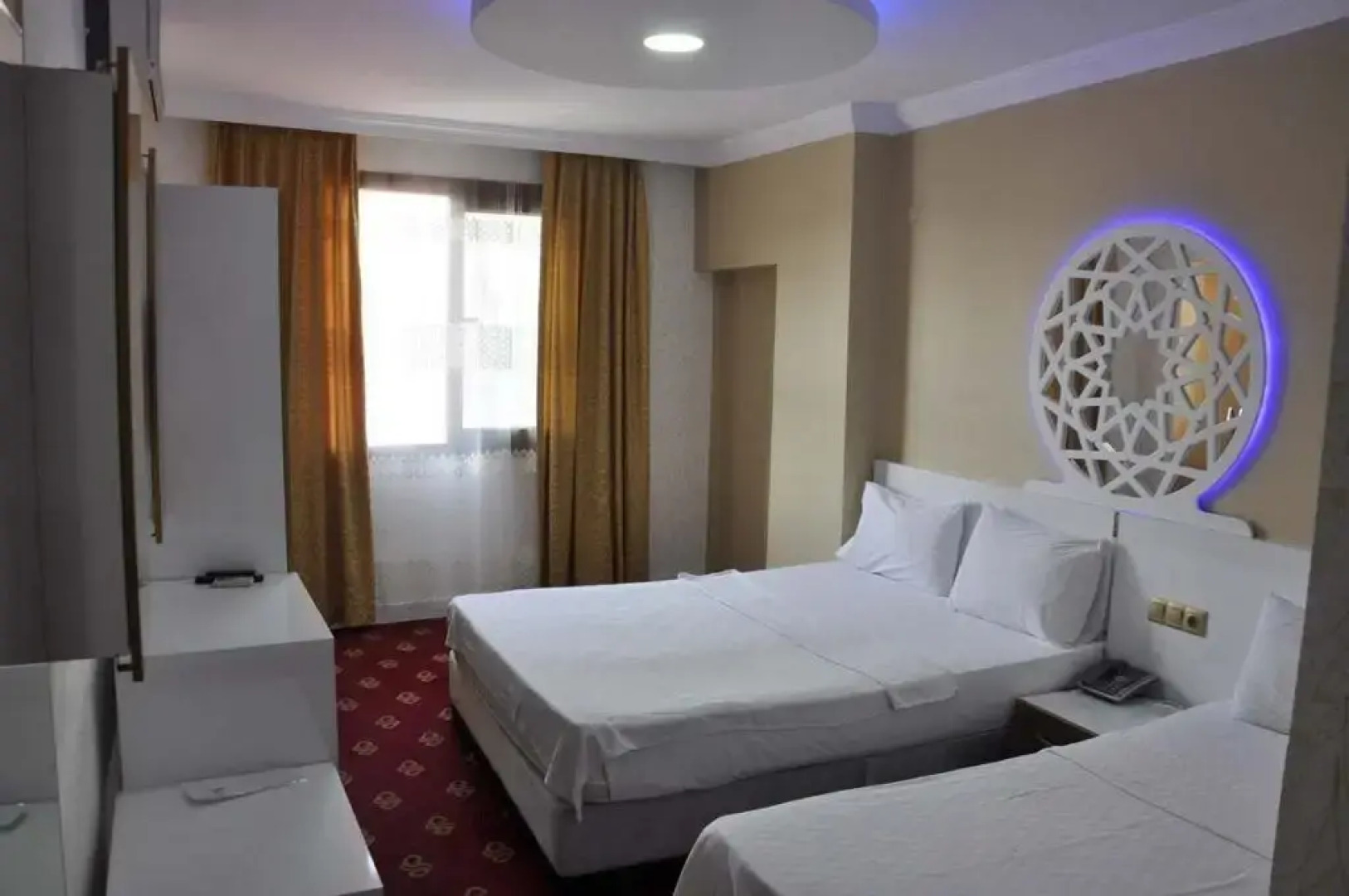 Ugur Hotel