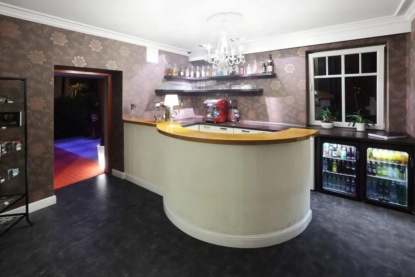 Pytloun Design Self Check-in Hotel