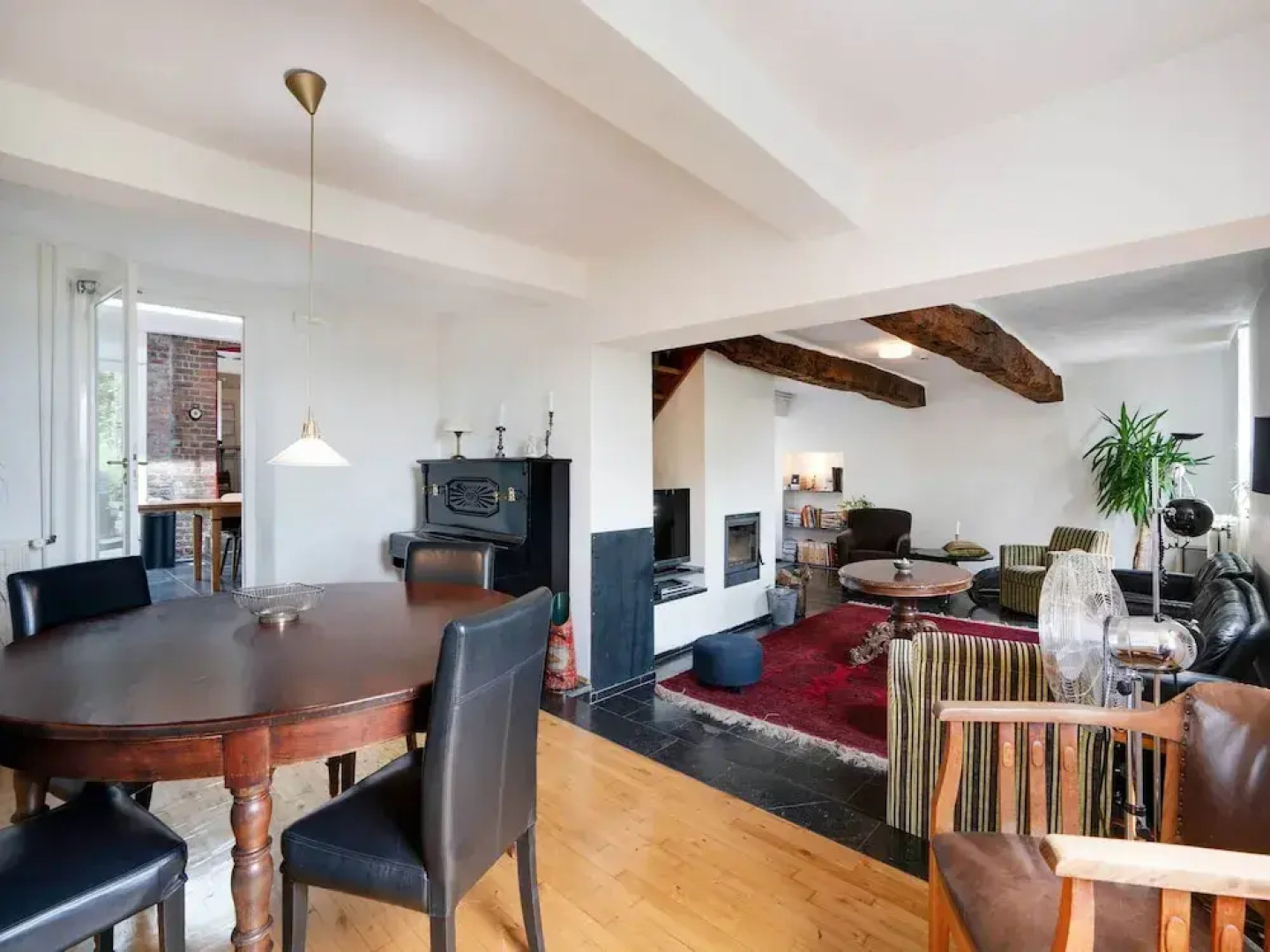 Voeren Mansion With Garden