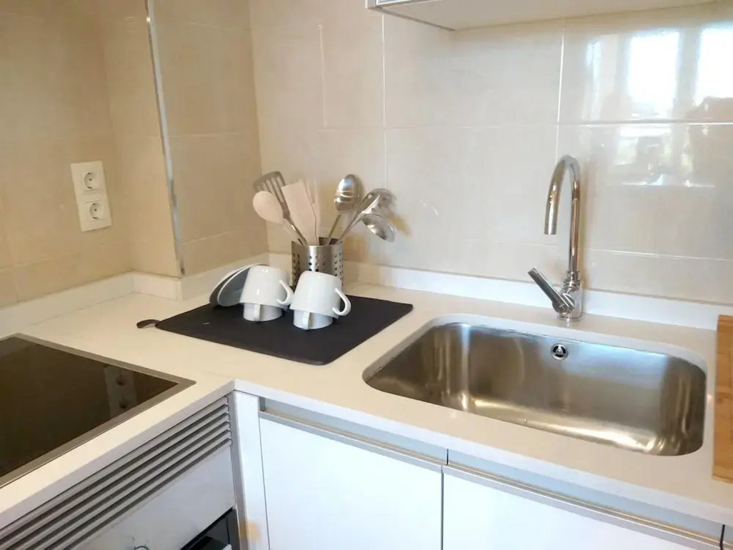 Apartment With 2 Bedrooms in Illa de Arousa, With Wonderful sea View, Furnished Garden and Wifi - 600 m From the Beach