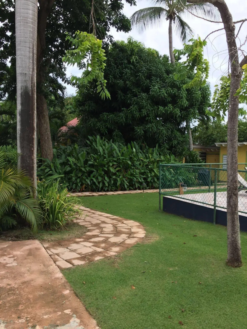 Tres Palmas Inn & Villas