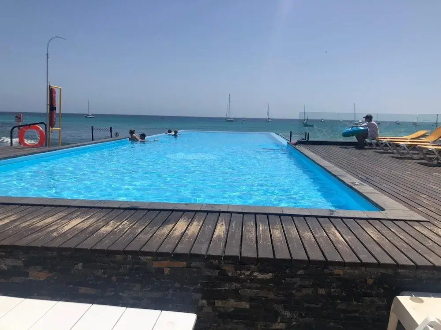 AJP Holidays - Porto Antigo 2 Beachfront Apartment