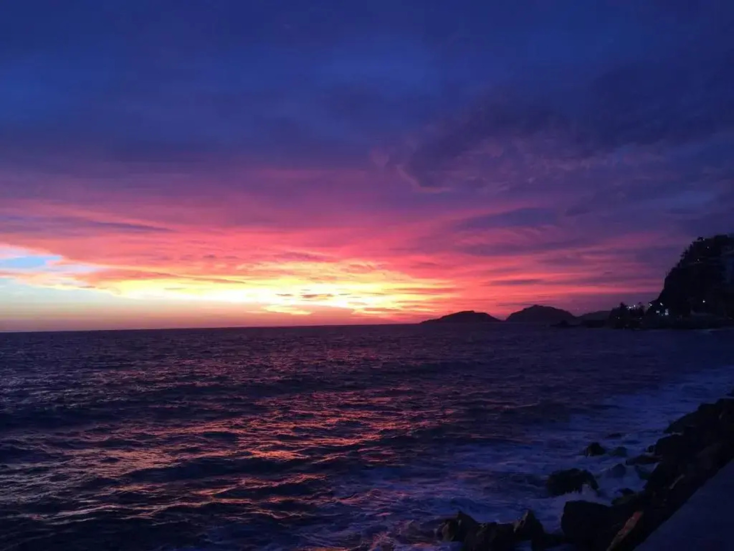 Maz4you Beachfront Condo