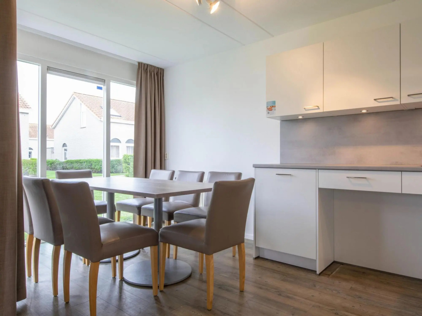 Beachside Bungalow Near Beach