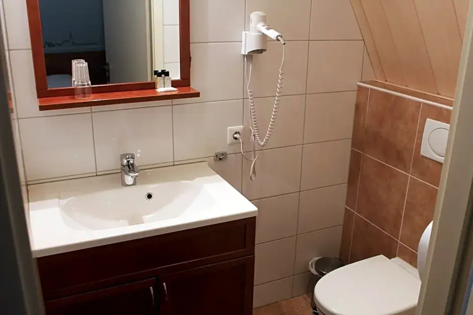 Hotel,cafe,biljart POT