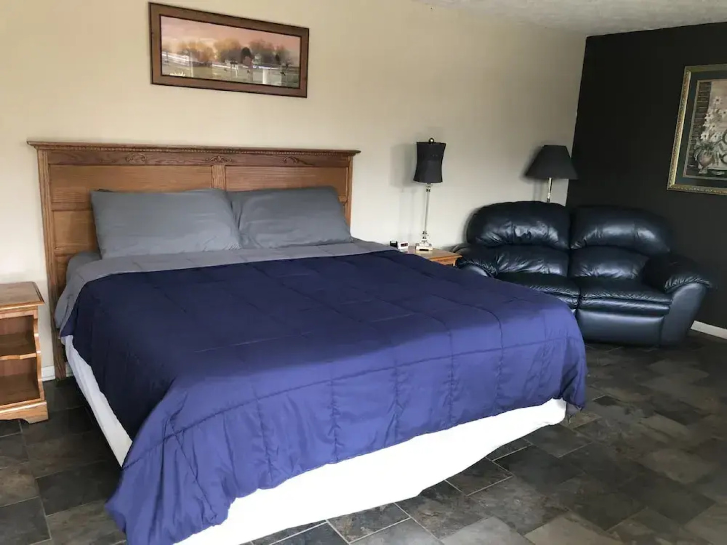 The Tompkinsville Inn