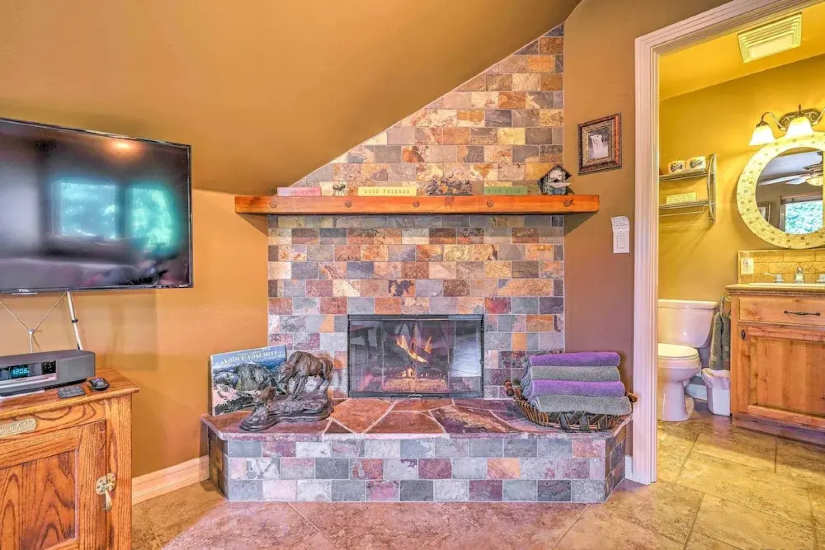 Romantic Yosemite/bass Lake Retreat w/ Mtn Views!