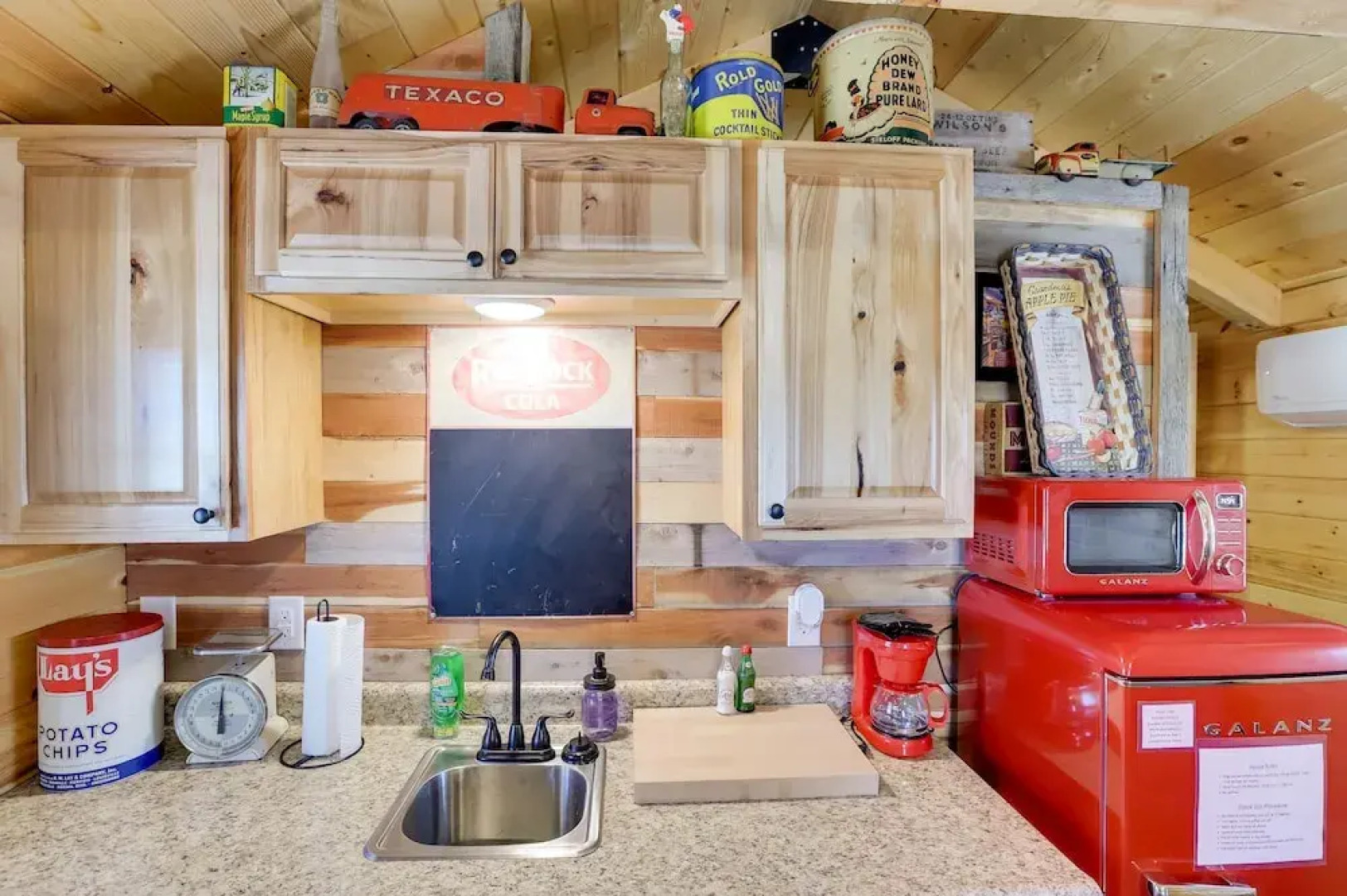 Quiet Caledonia Cabin: 18 Mi to Council Bluff Lake