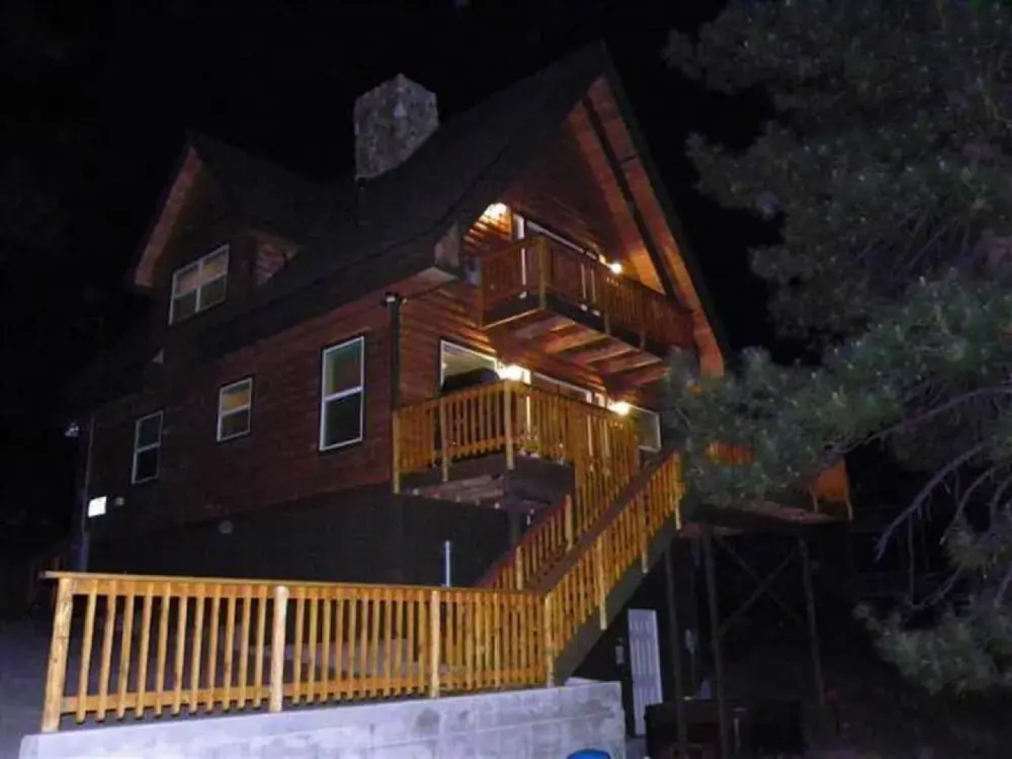 RedAwning "Cabin Big Bear" by the Lake