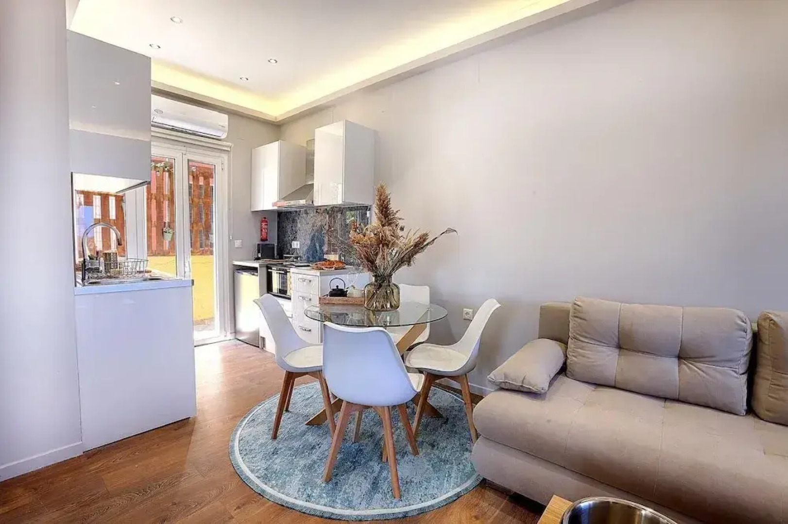 Vostalo apartments by Kassiopi's Sea