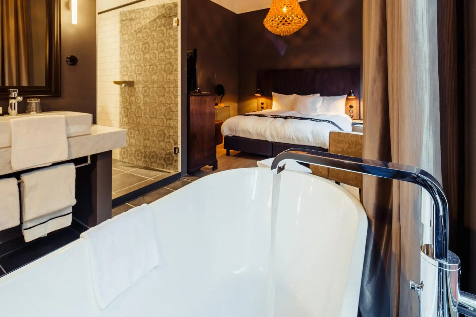 Post-Plaza Hotel & Grand Café