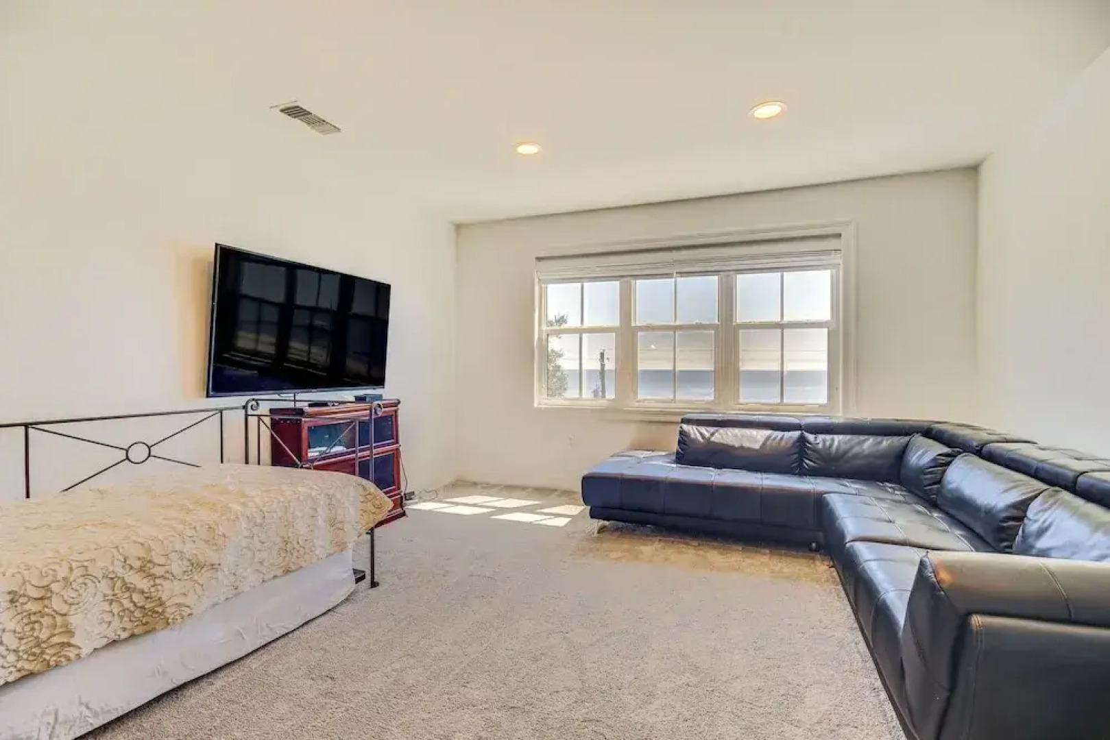 Walk to Beach: Oceanfront Home w/ Outdoor Kitchen