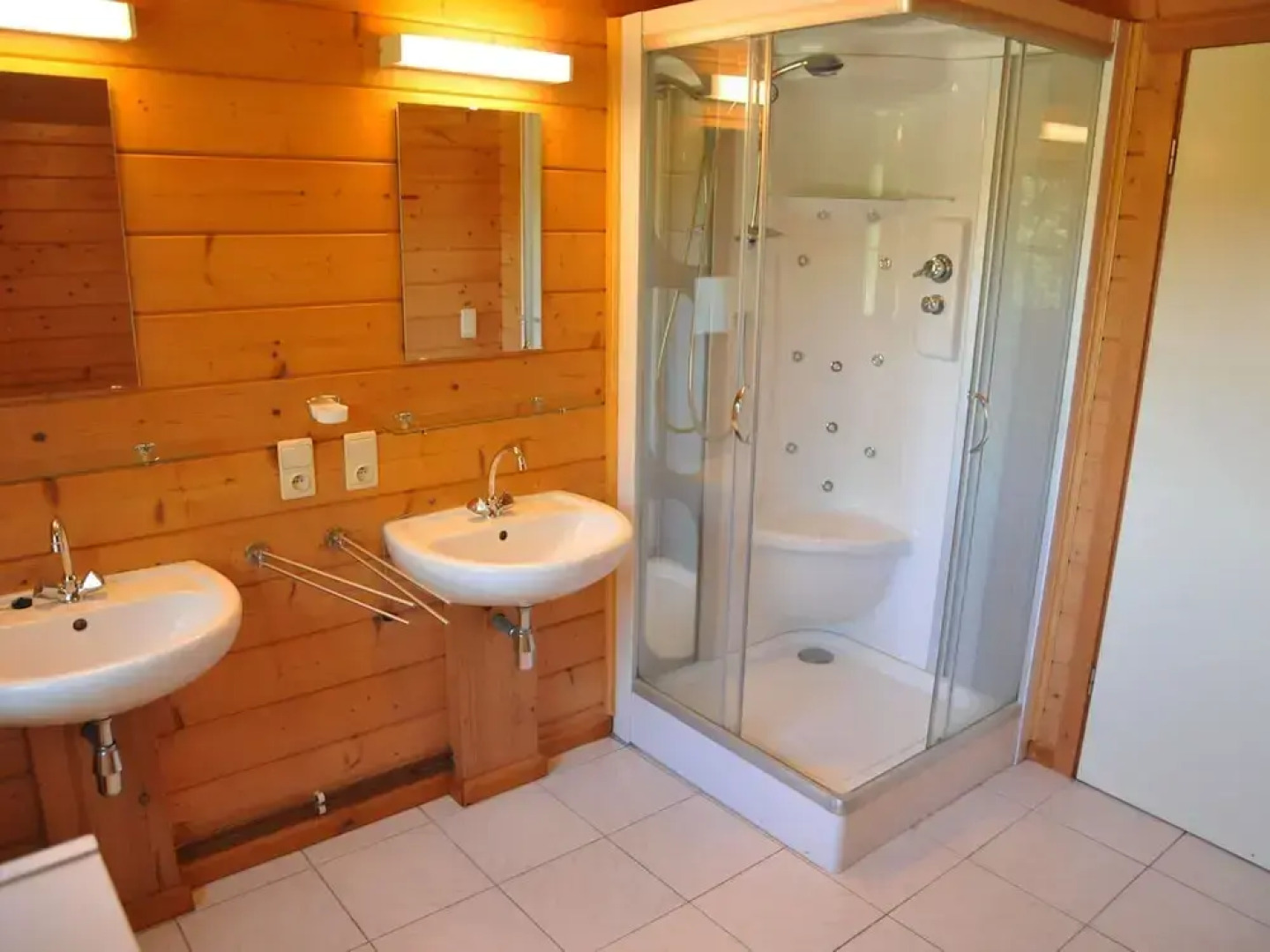 Chalet Just Outside Hampteau Offering Magnificent Views Across the Ourthe Valley