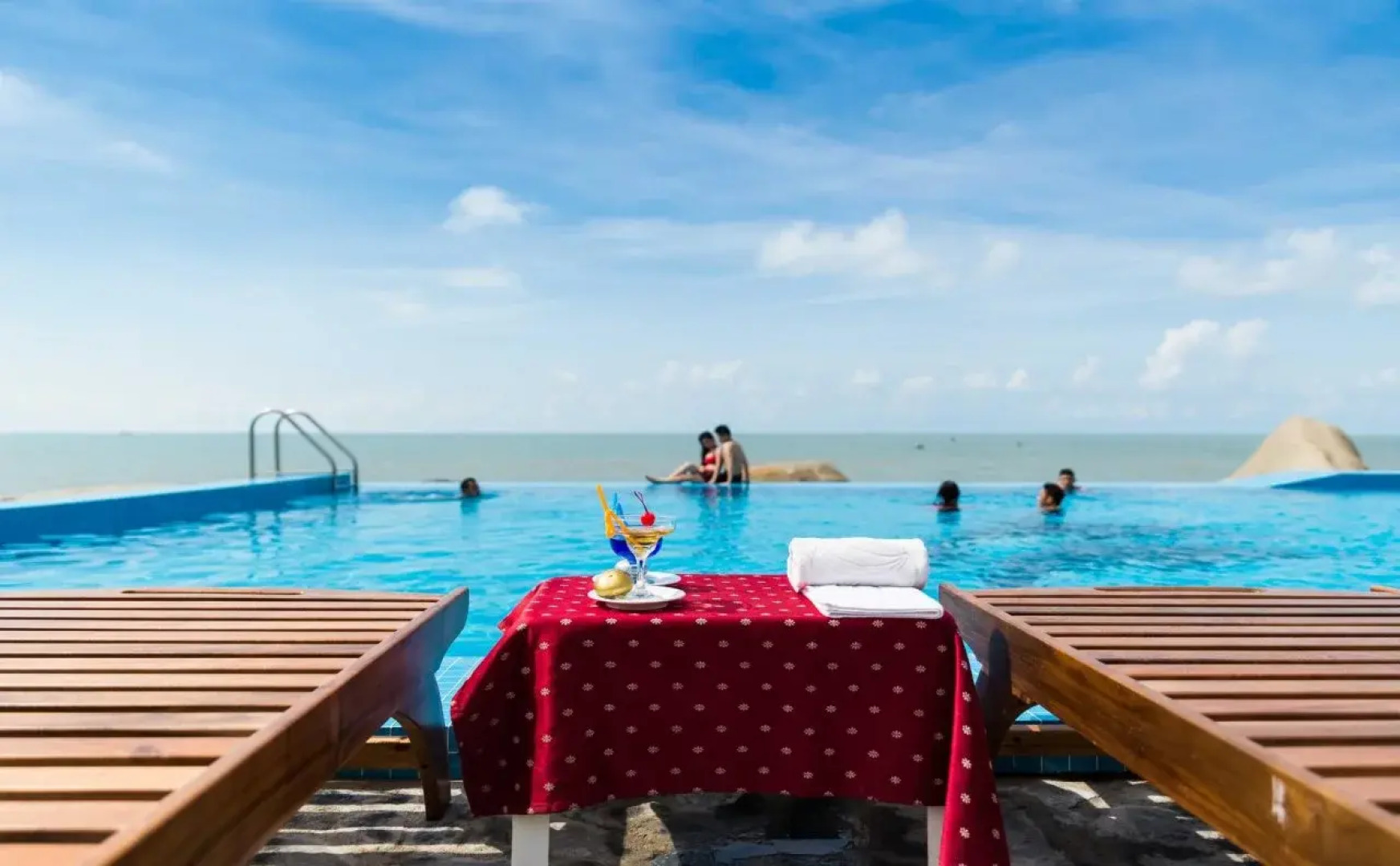 Tran Chau Beach & Resort