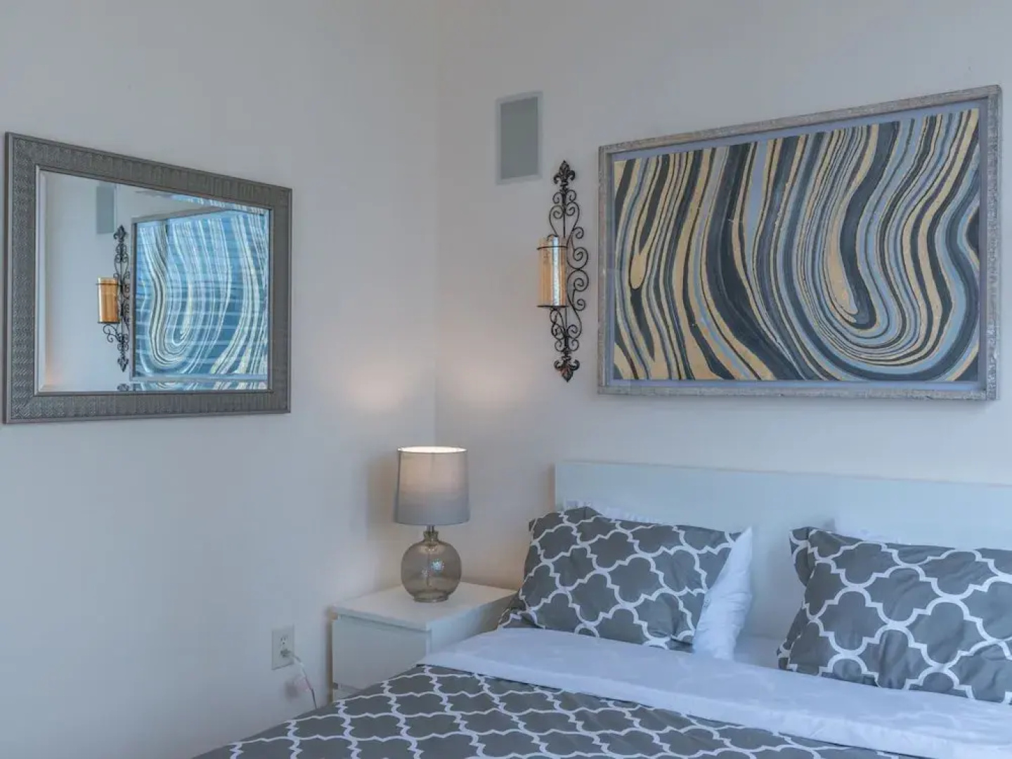 Skyline Luxury Home Suites at Newport