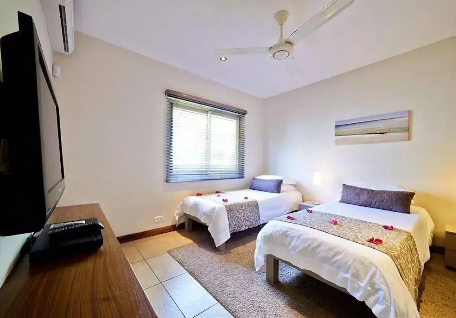 Bon Azur Elegant Suites & Penthouses