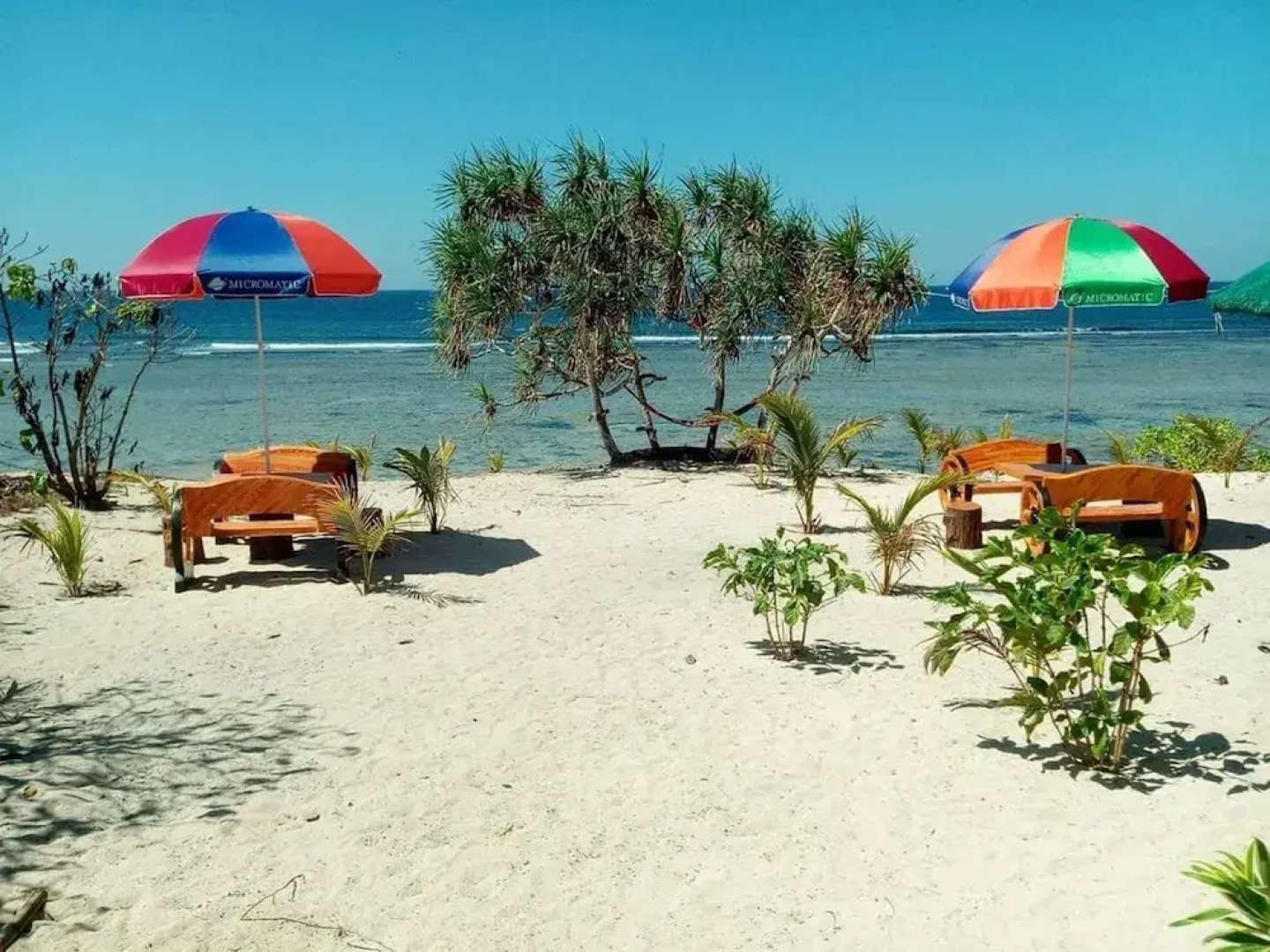 Traditional Filipino Villa Beachfront