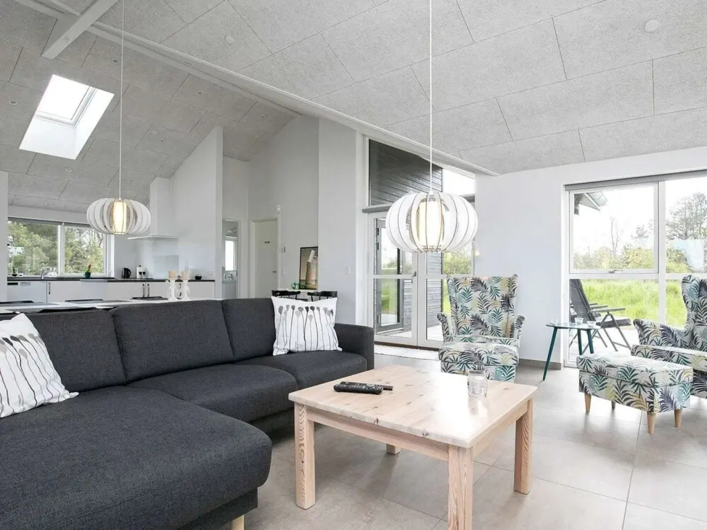 Spacious Holiday Home in Humble With Beach Nearby