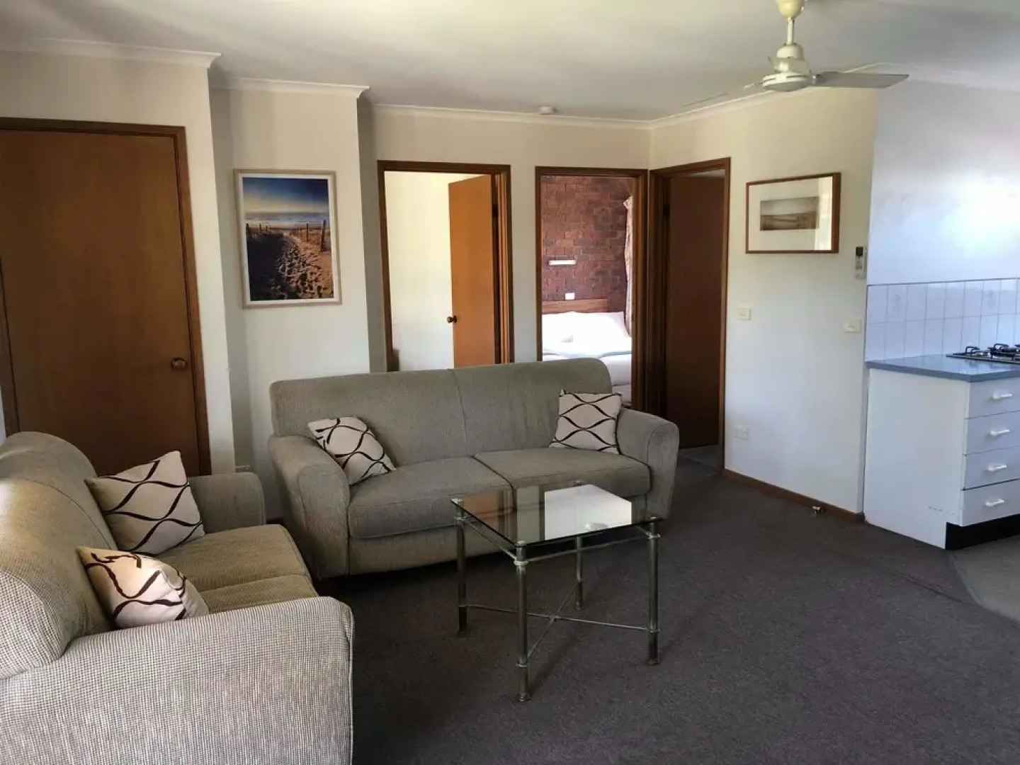 Lakes Jakaranda Holiday Units