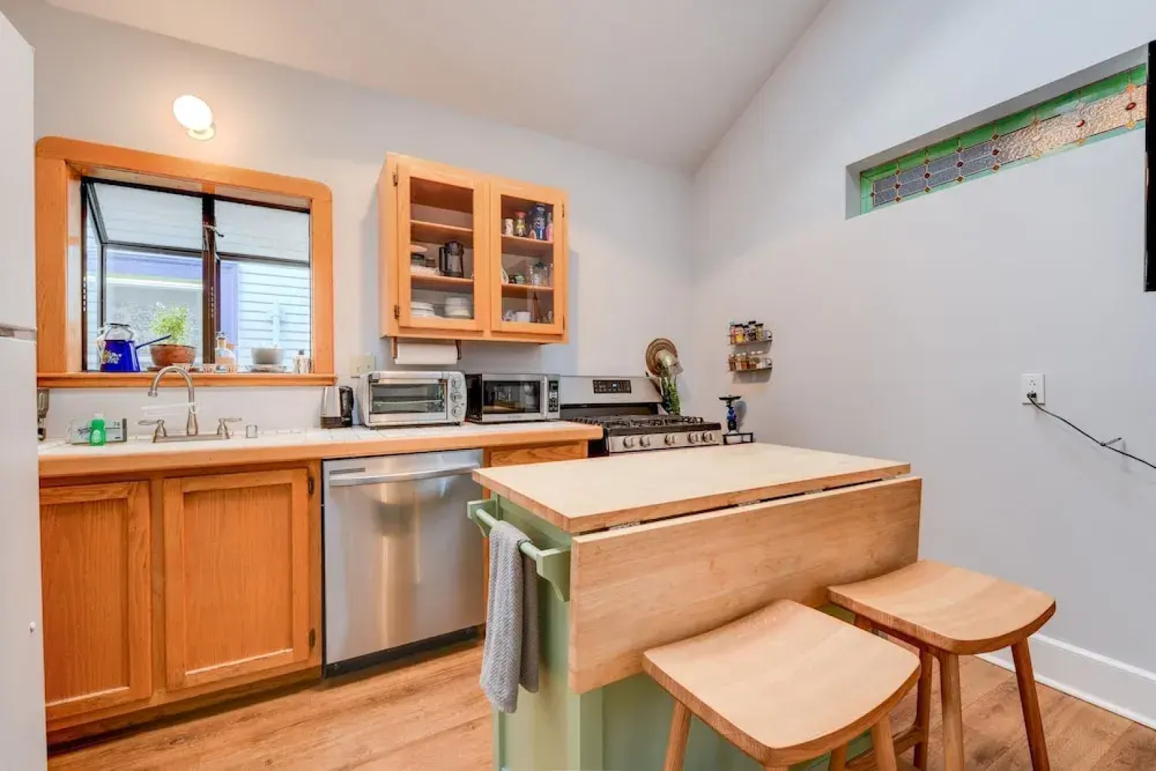 Charming Vintage 2br Apartment In Oakland 2 Bedroom Apts by Redawning